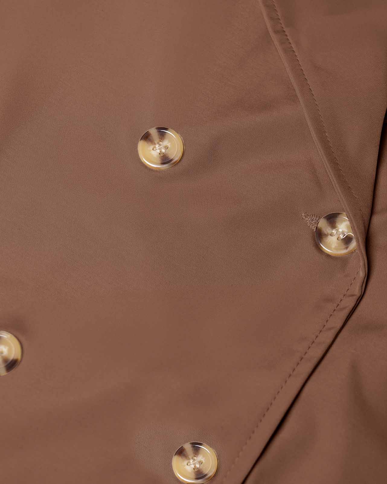 gabardina‑mujer‑cafe‑cruce‑y‑bolsillos