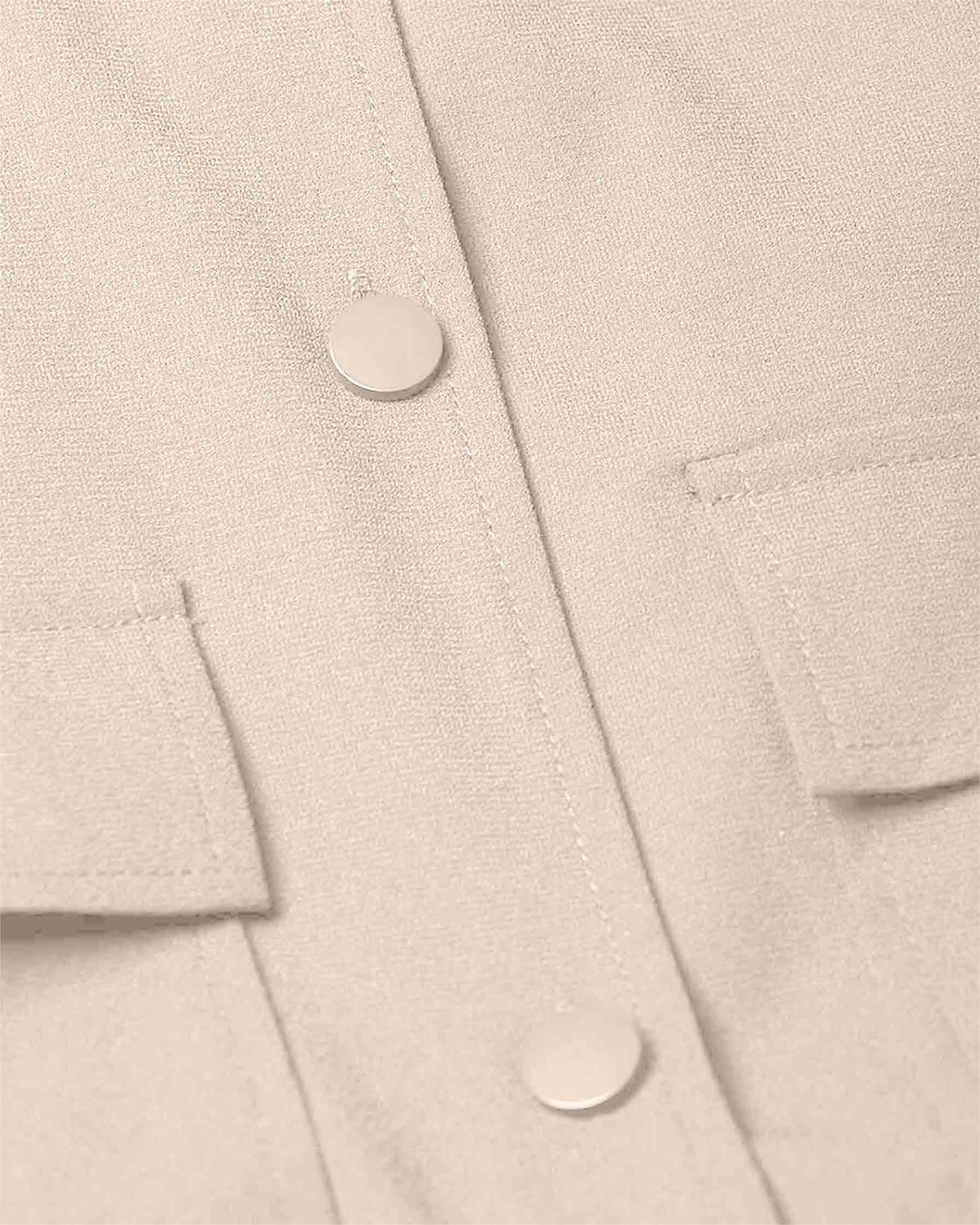 chamarra-urbana-con-bolsas-beige
