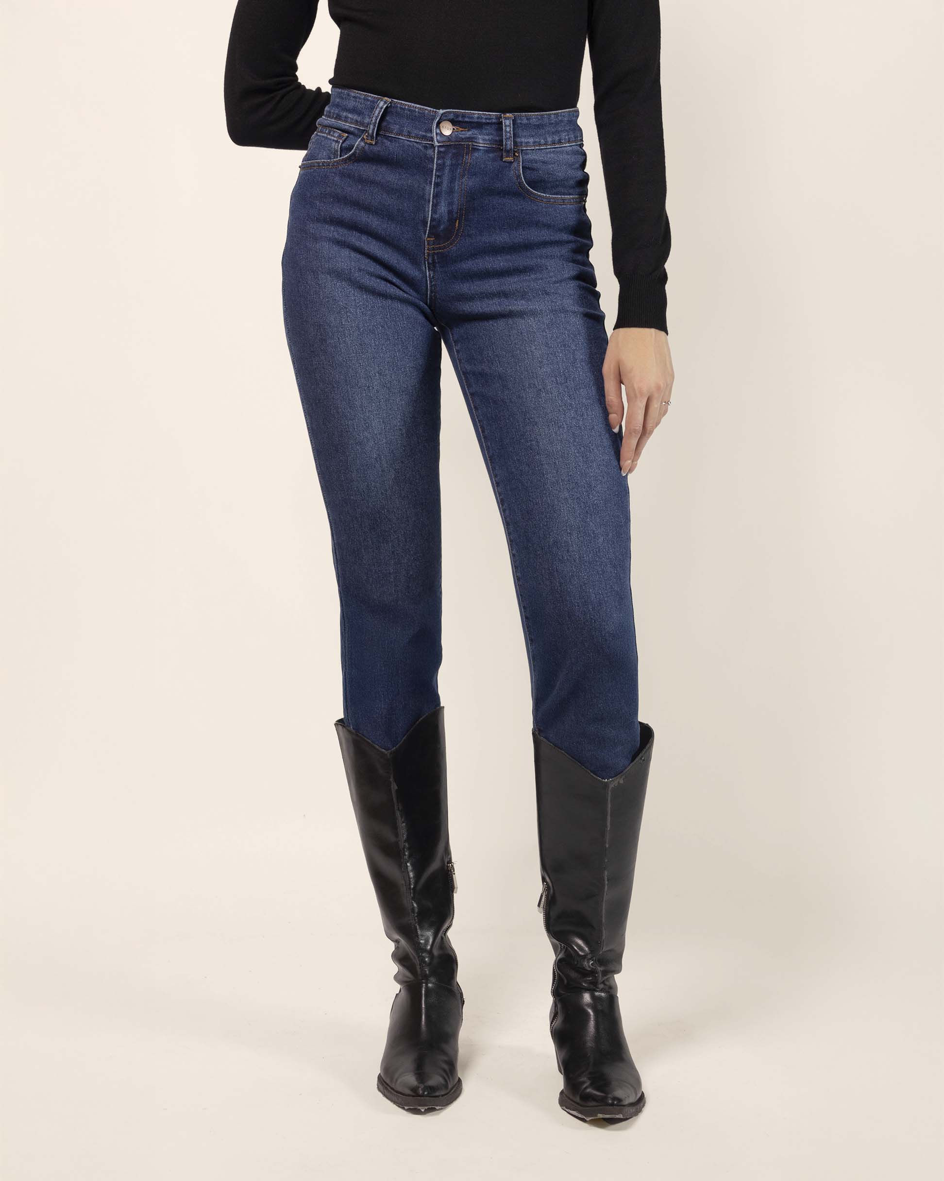 Jeans entubado cinco bolsillos