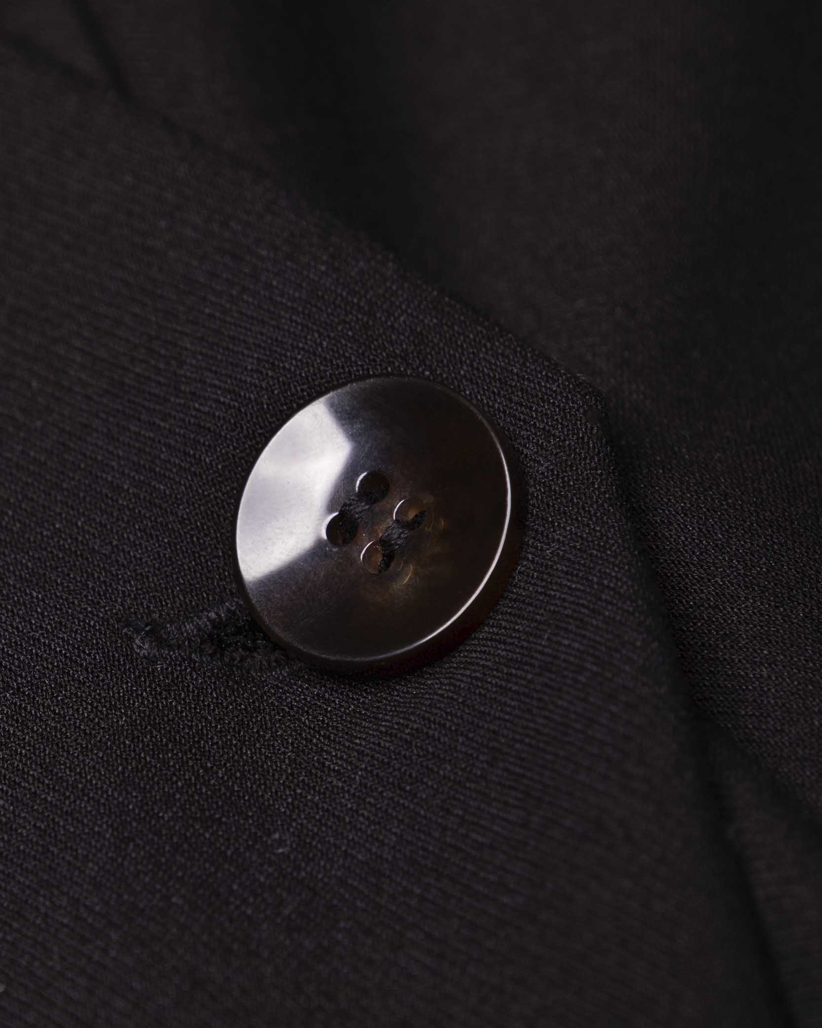 vestido-estilo-sofisticado-negro-cruzado