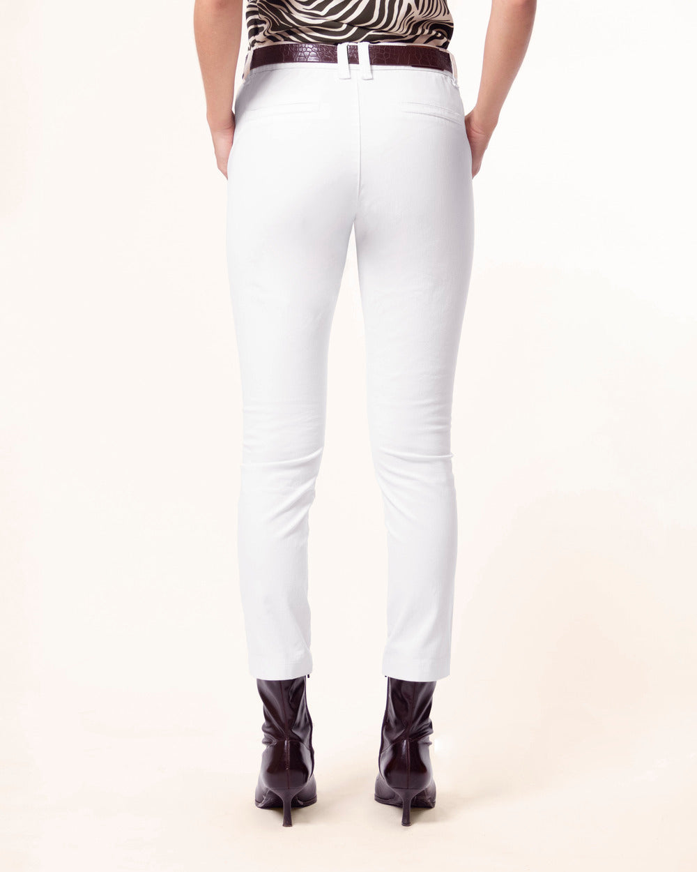 pantalón-blanco-gabardina-stretch
