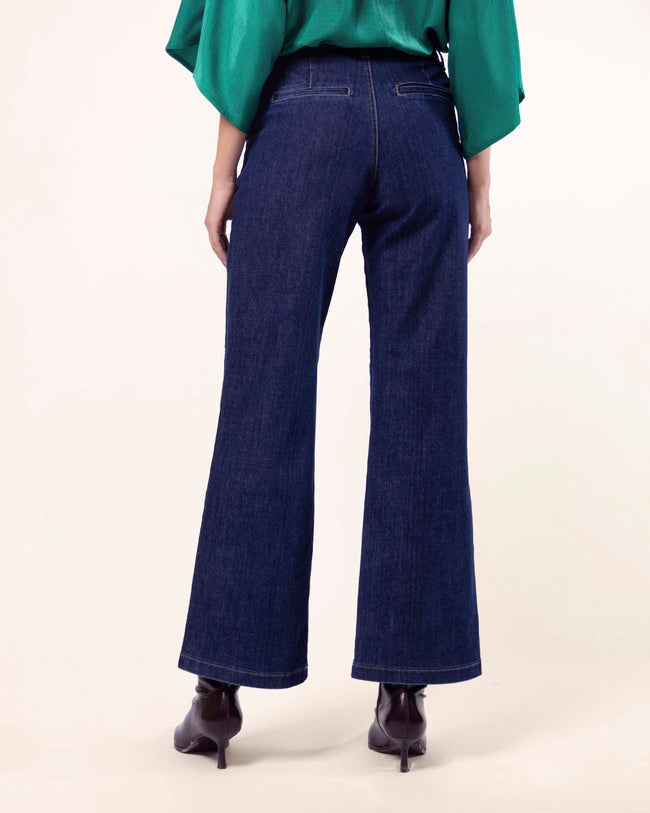 pantalones-mezclilla-oscura-comodos