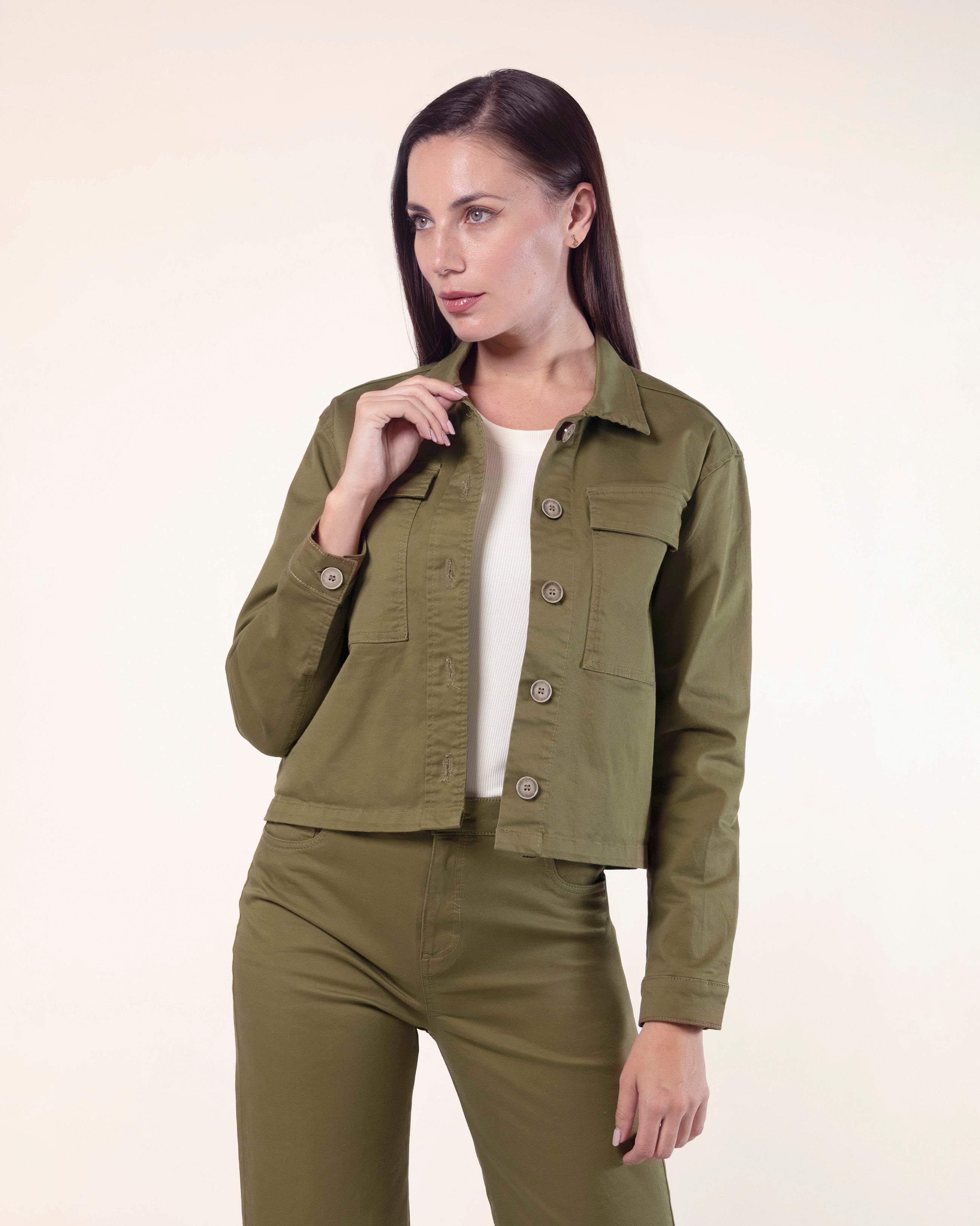 chamarra-gabardina-stretch-frente-mujer