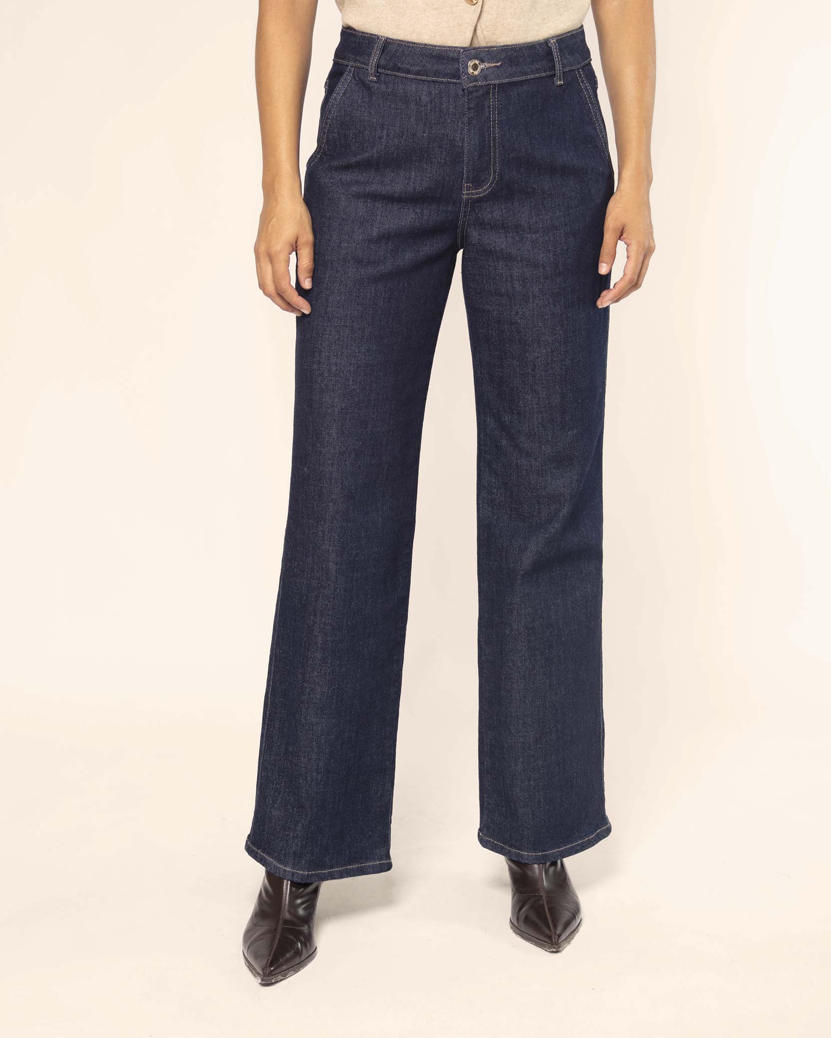 Jeans wide leg lavado y suavizado