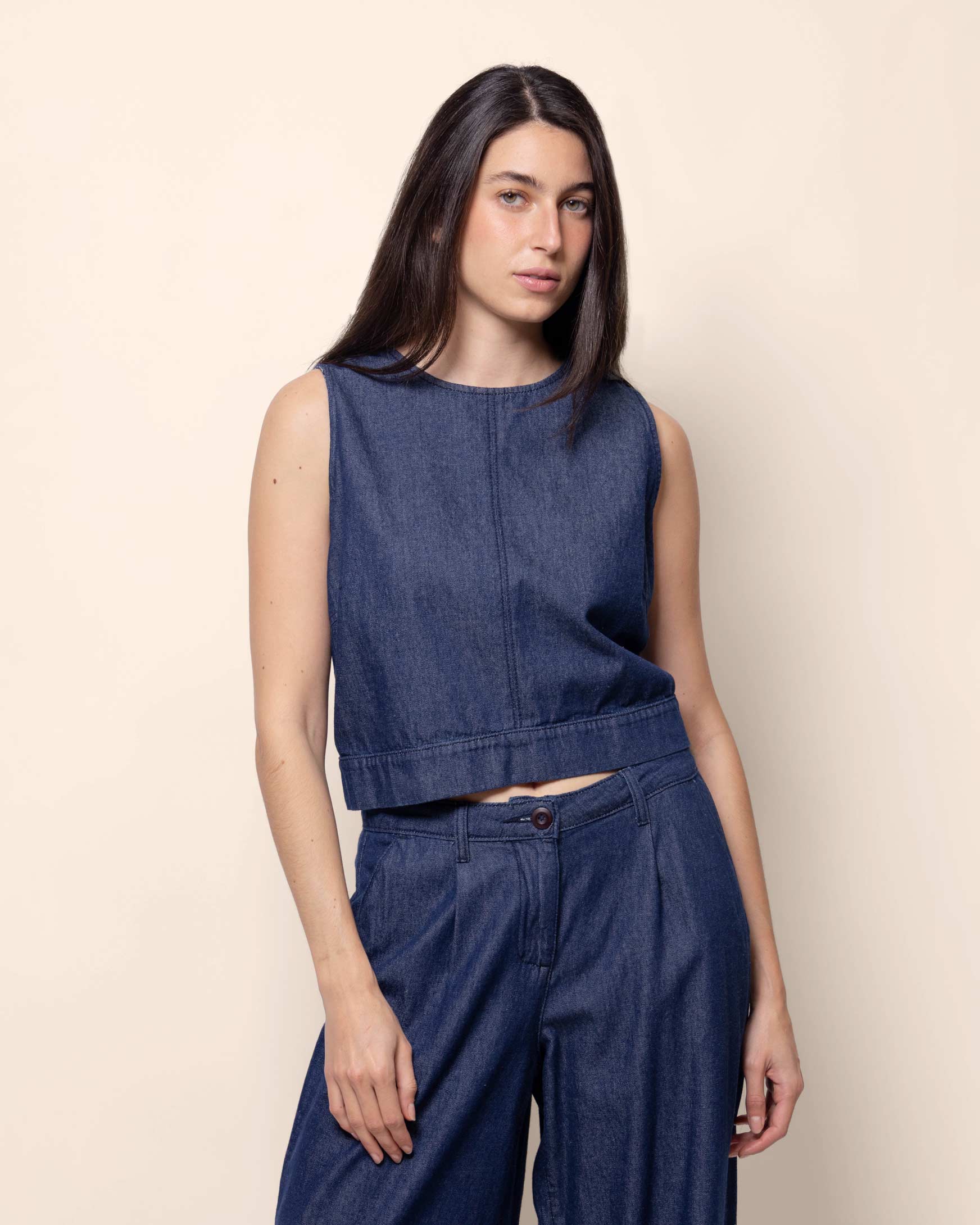 Blusa crop top mezclilla oscura