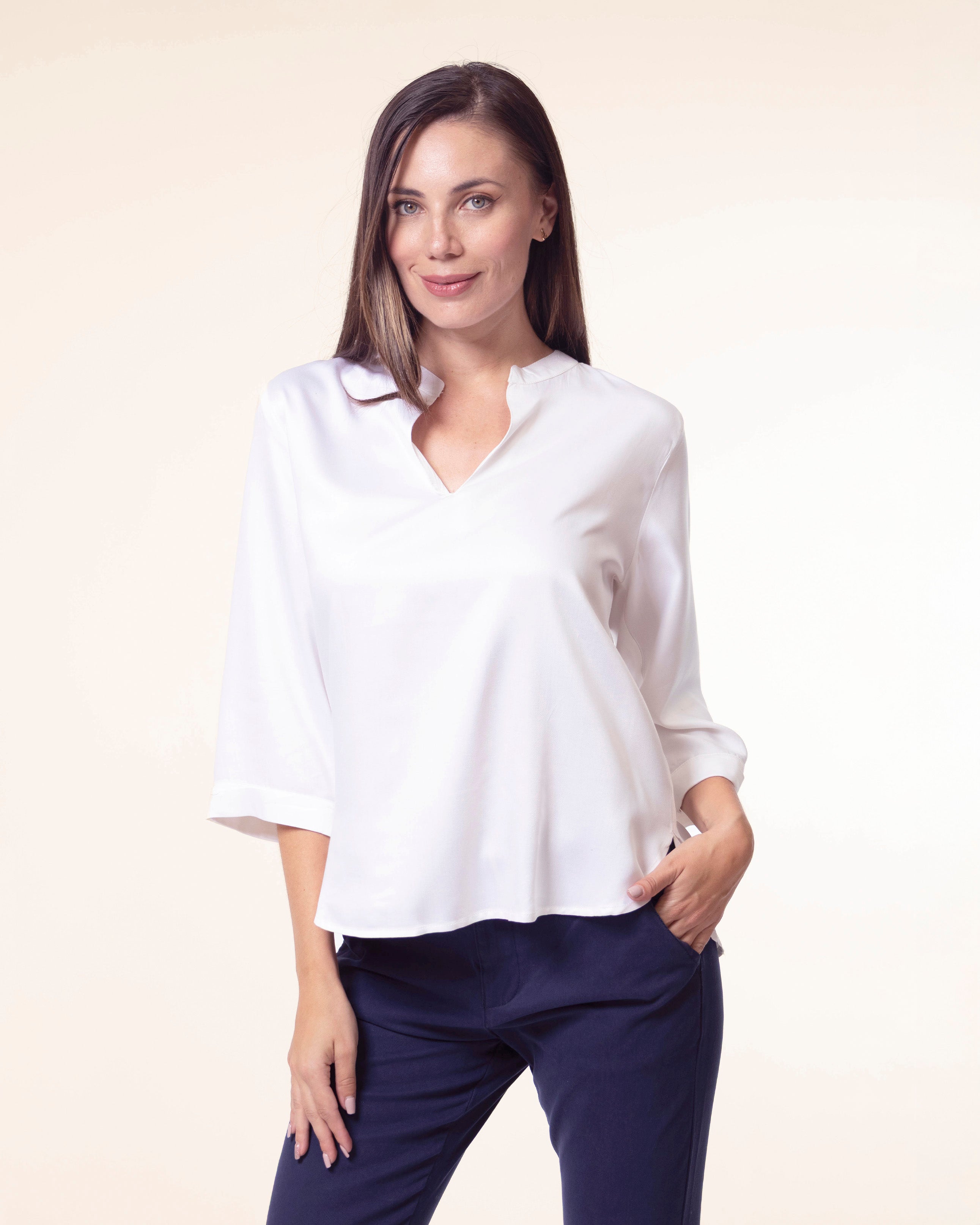blusa-stop-cuello-pico-con-valenciana-ligera