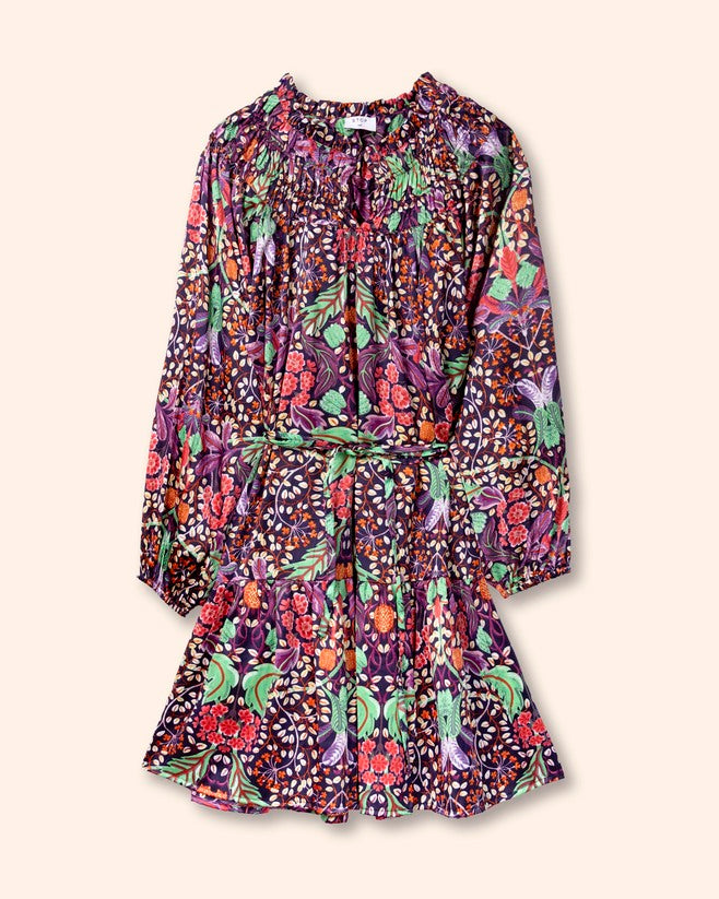 vestido-morado-satinado-detalle-de-mangas