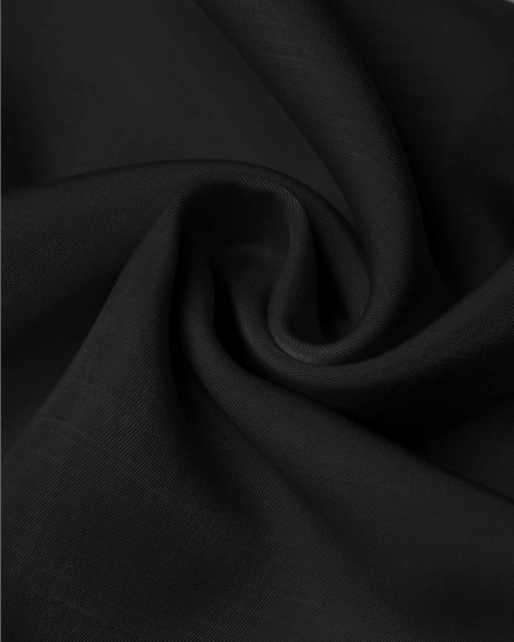 jumpsuit‑negro‑elegante‑mujer‑con‑detalle