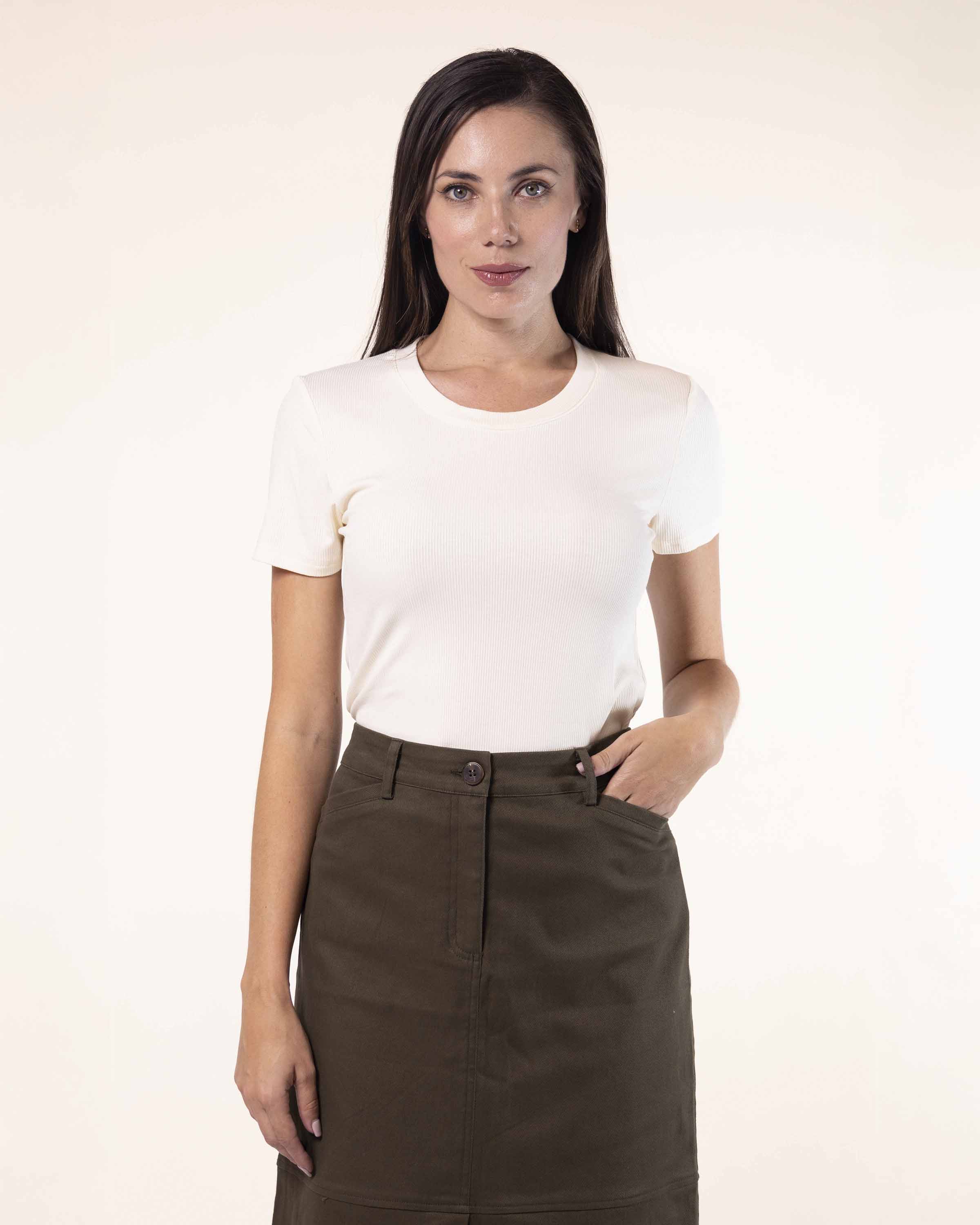 playera-crudo-con-rib-cuello-redondo-mujer