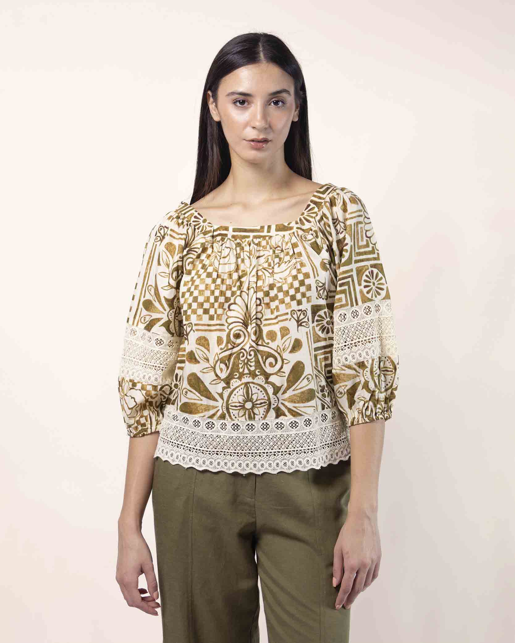 blusa-escote-cuadrado-estampado-verde
