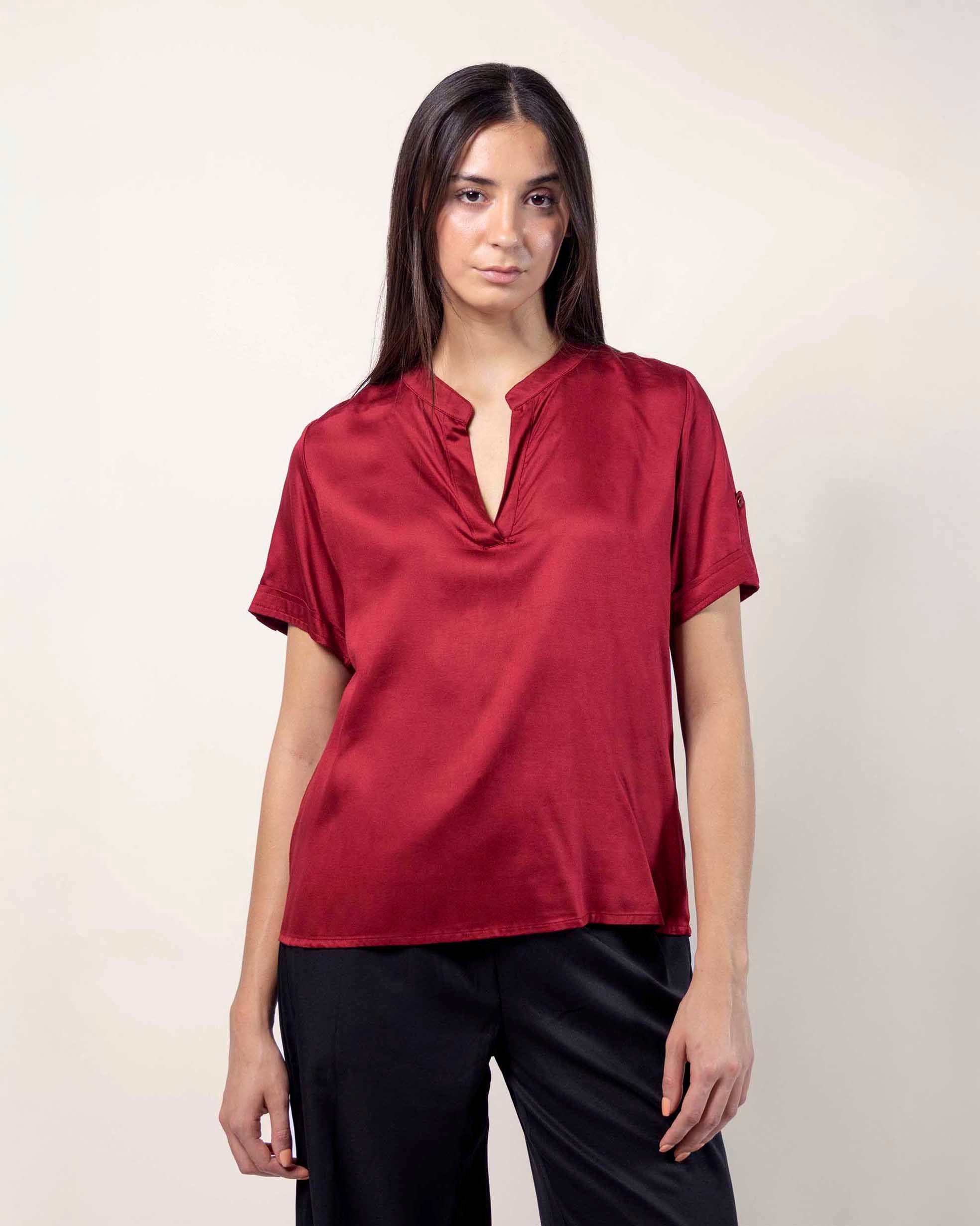 blusa-vino-manga-corta-satinada