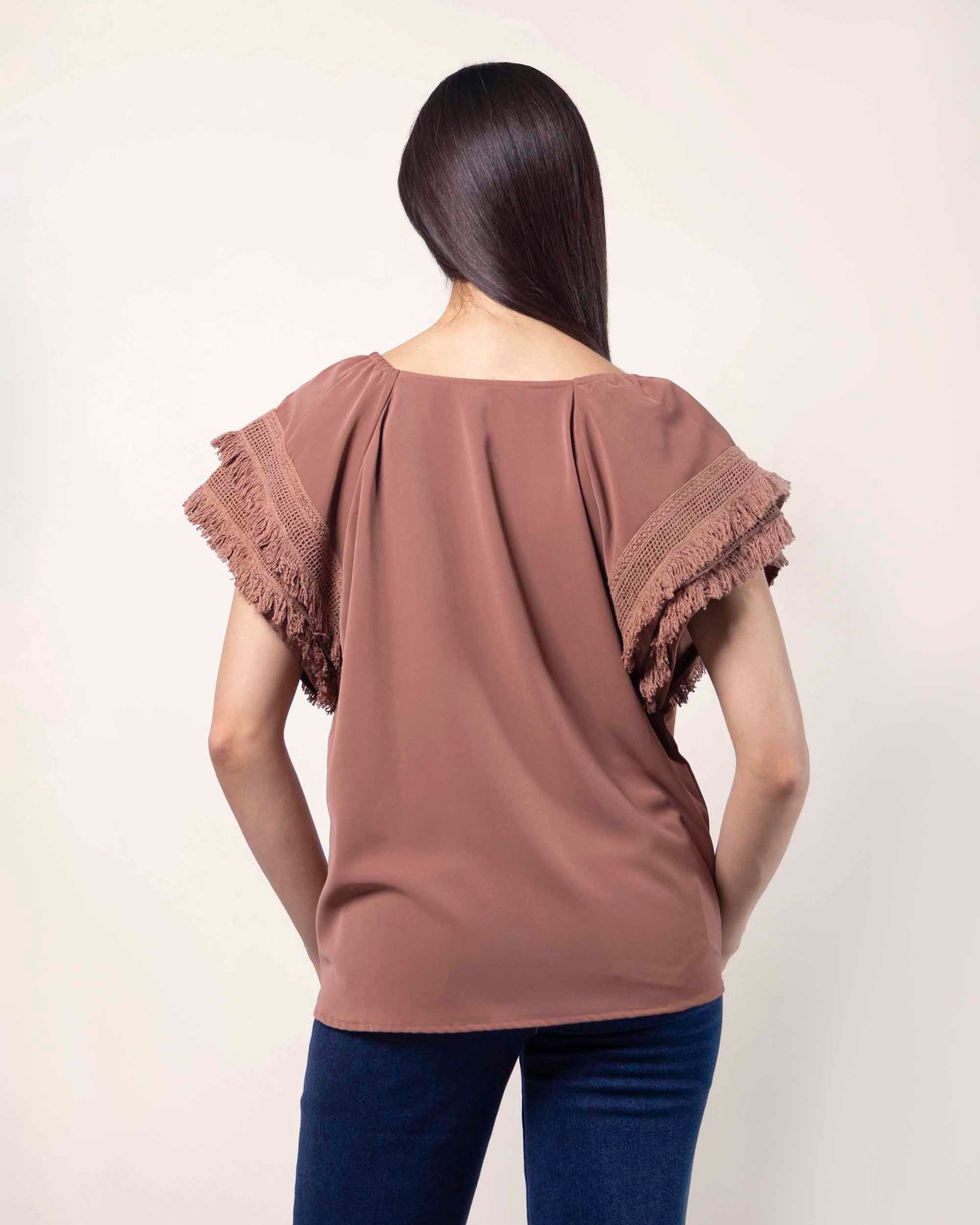 blusa-cafe-mujer-confort-tendencia