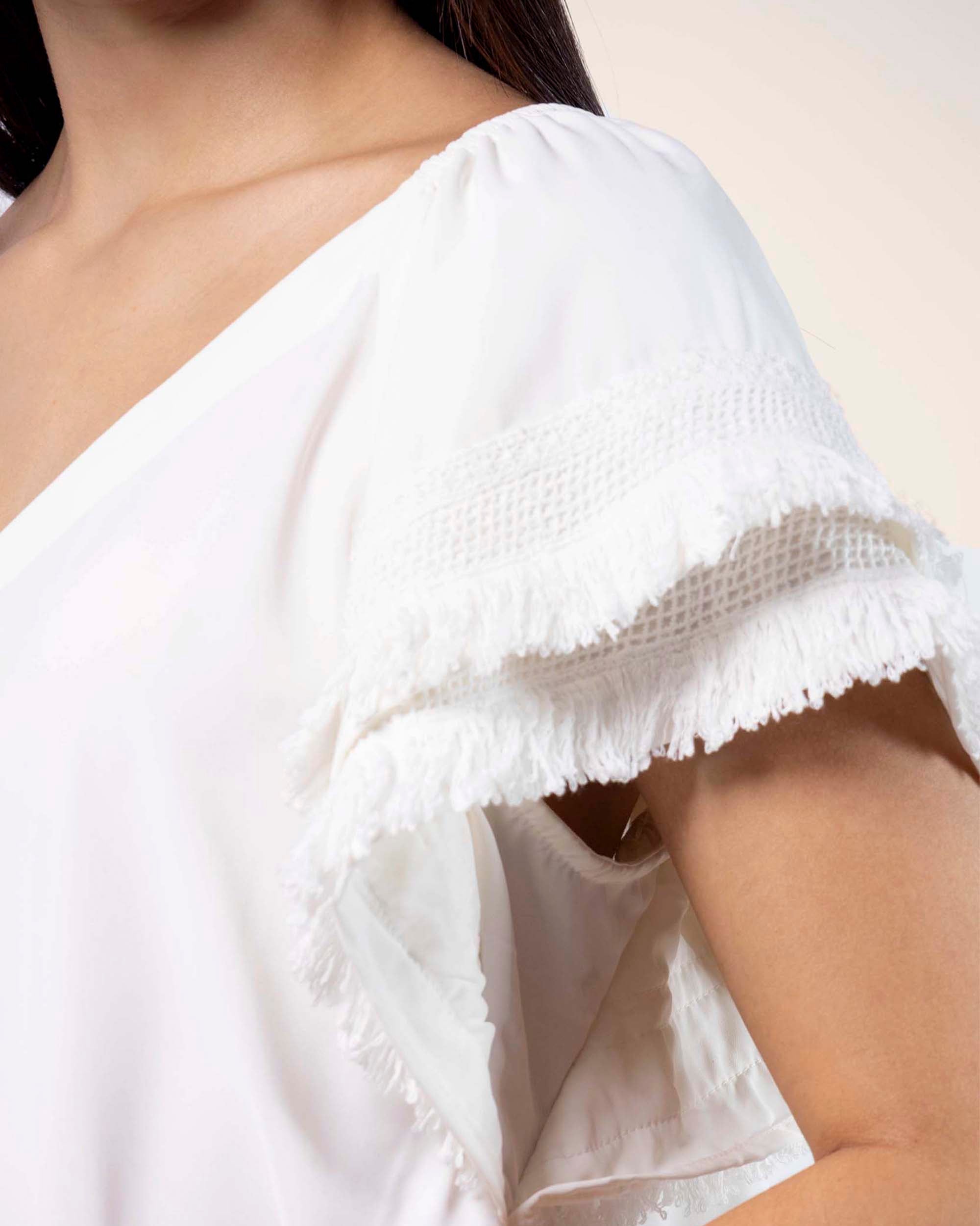 top-cuello-V-pliegues-ivory