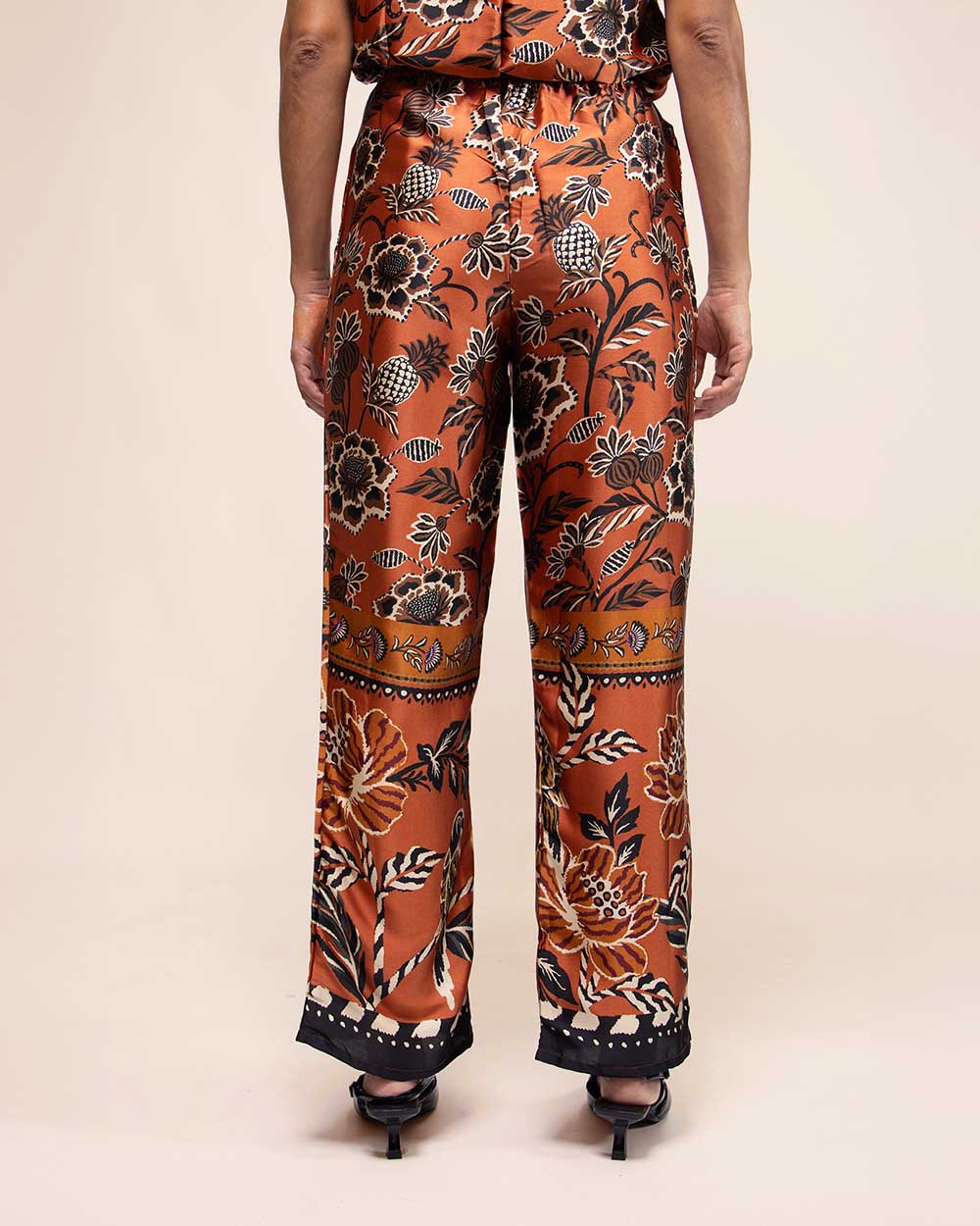 pantalon-corte-recto-elastico-cintura