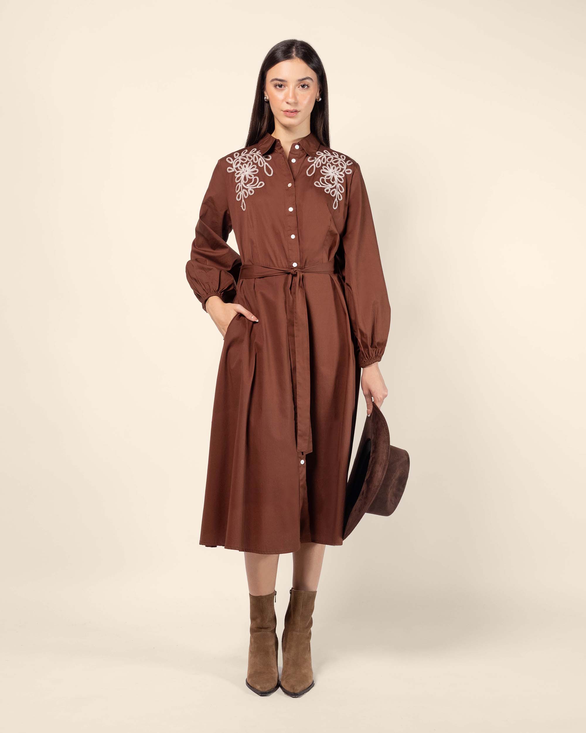 Vestido midi bordado