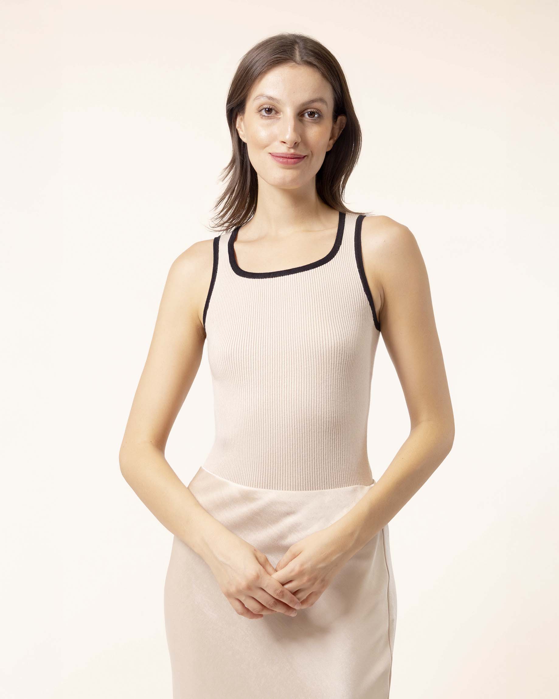 blusa-punto-sin mangas-beige