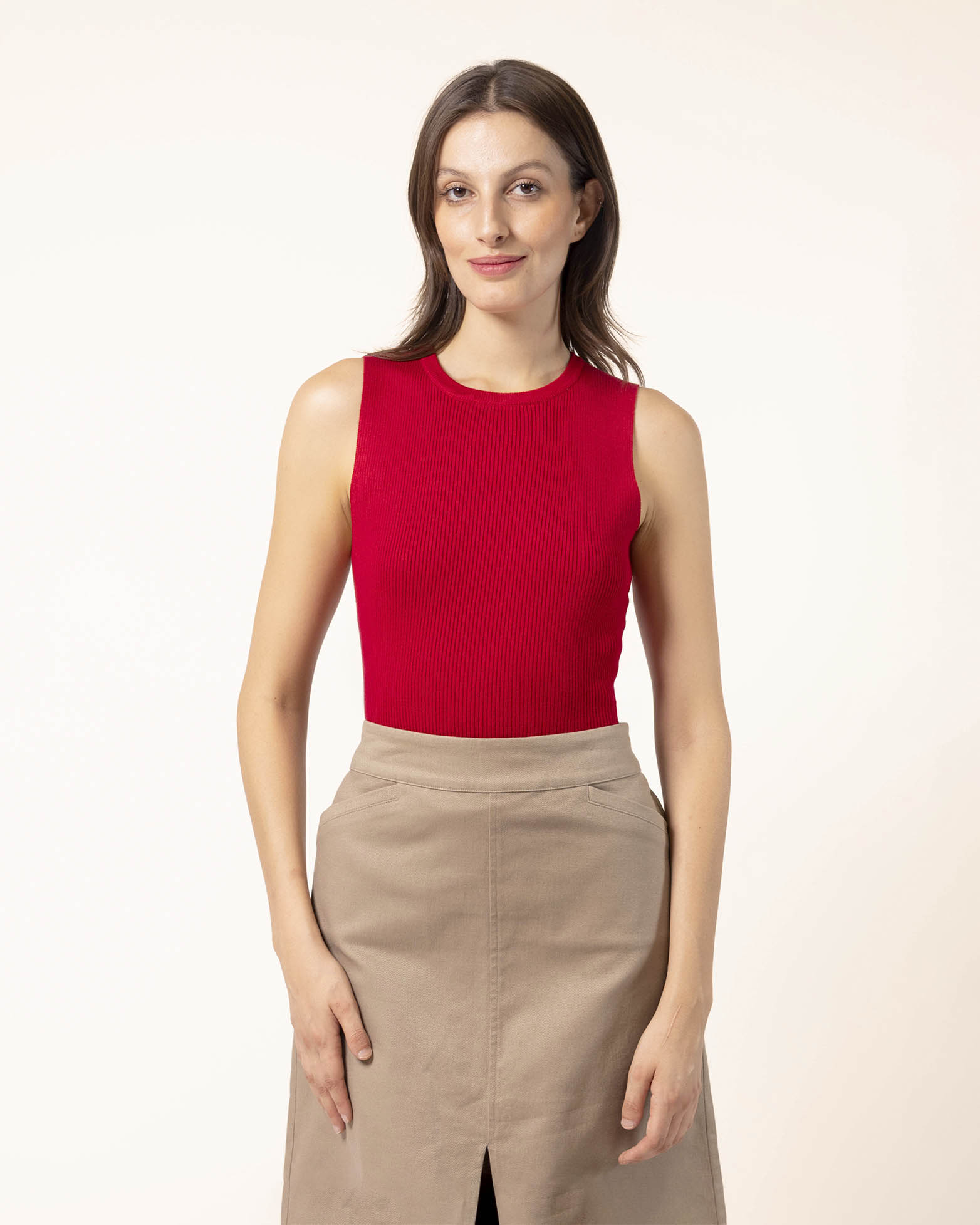 blusa-acanalada-tejida-sin-mangas-rojo