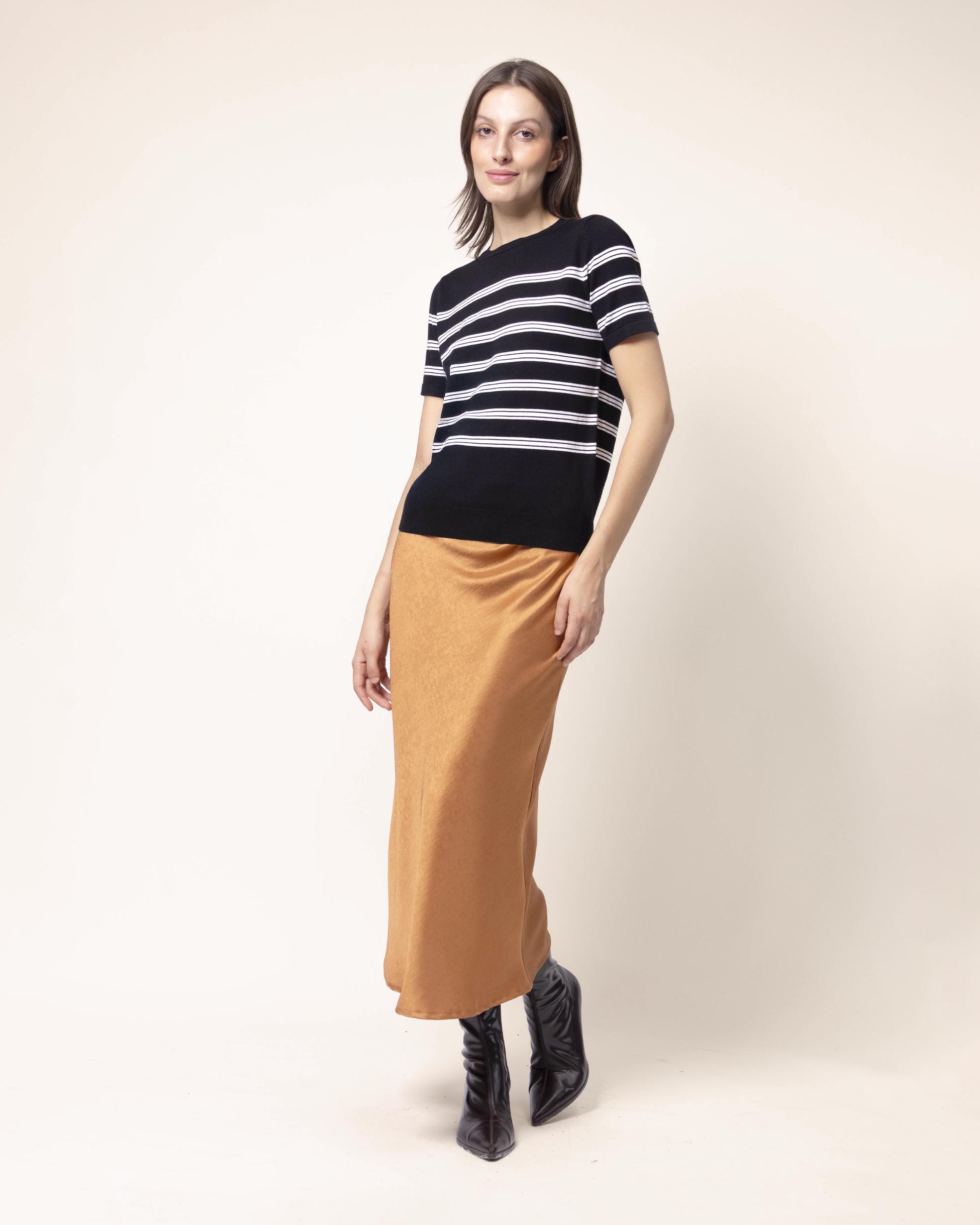 blusa-punto-negro-a-rayas