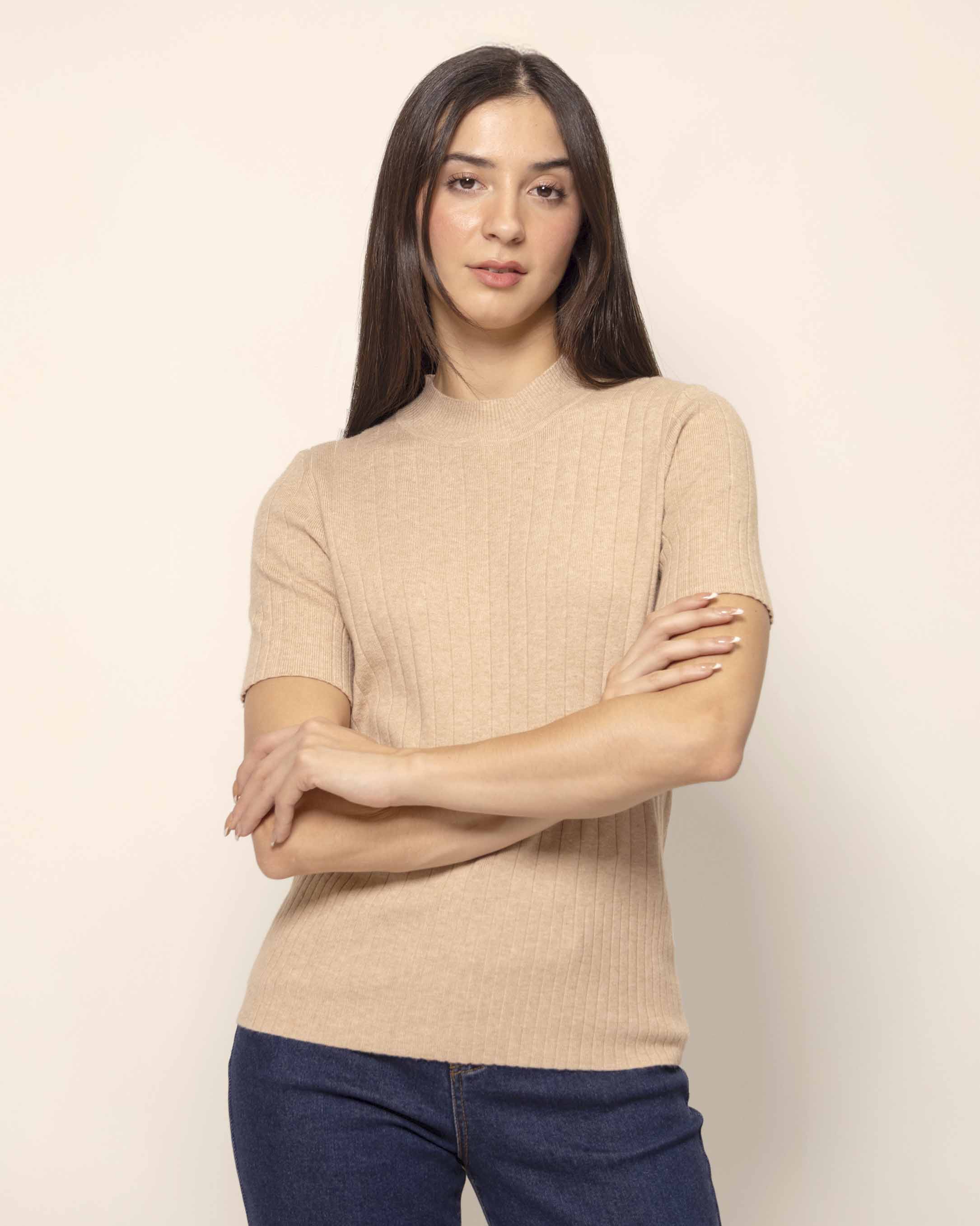 Blusa punto manga corta cuello mock