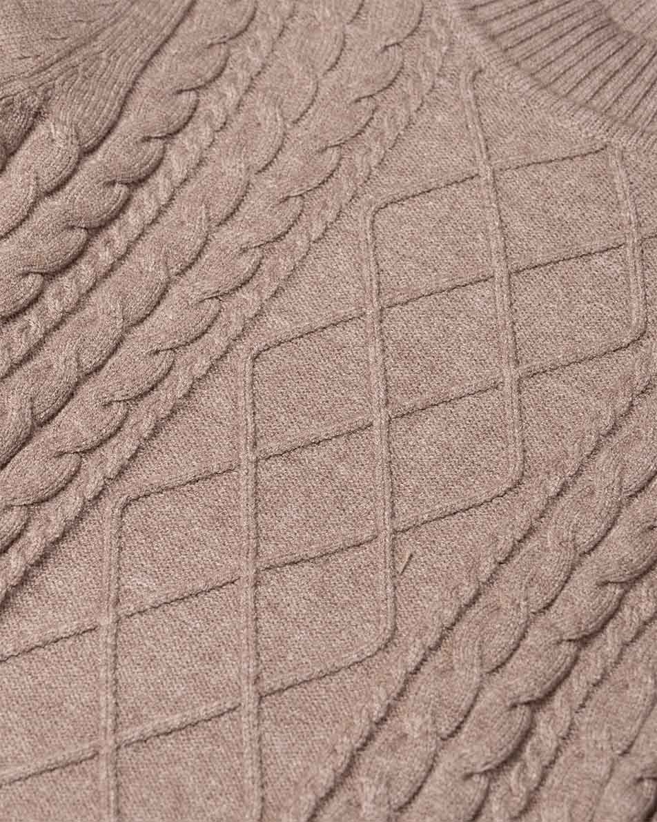 Suéter cuello mock trenza rombos