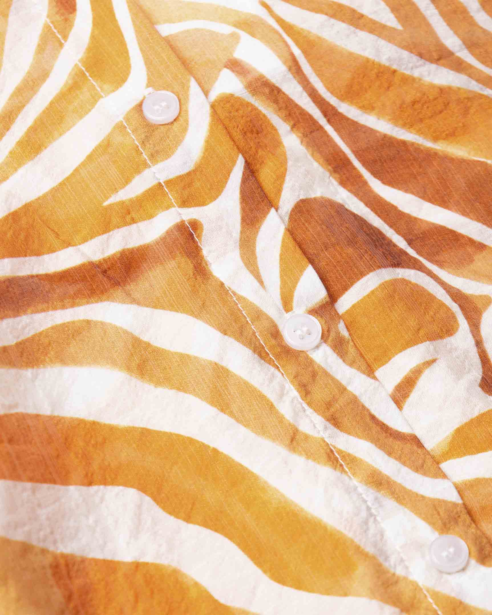 camisa-naranja-stop-estilo-estampado-manga-larga