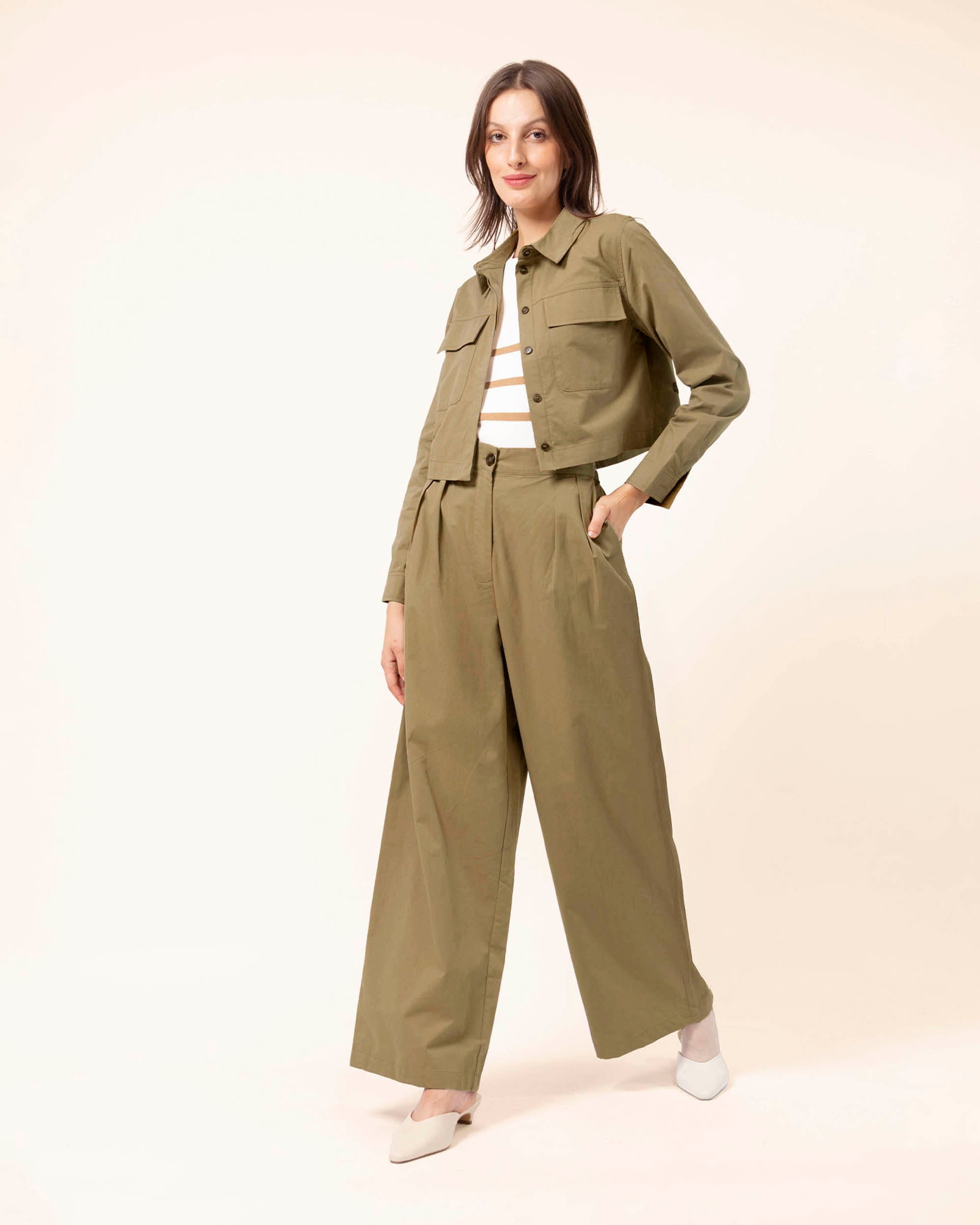 camisa-con-bolsas-conjunto-khaki