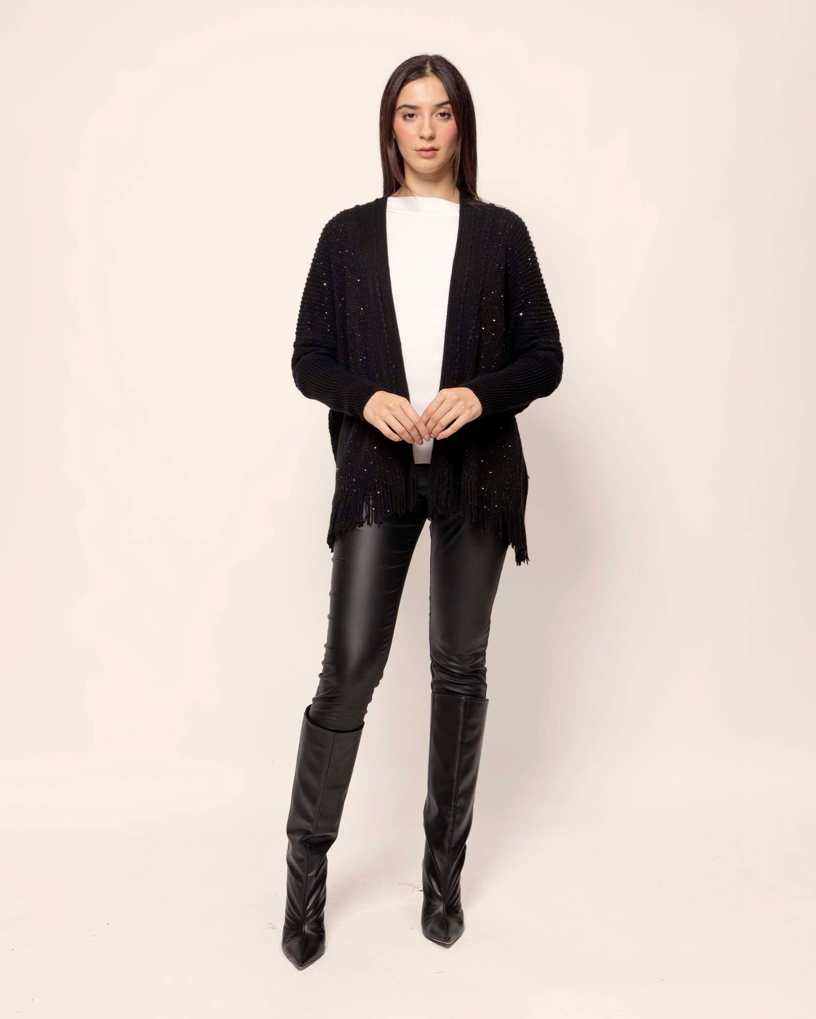 Capa tejida mangas lentejuelas