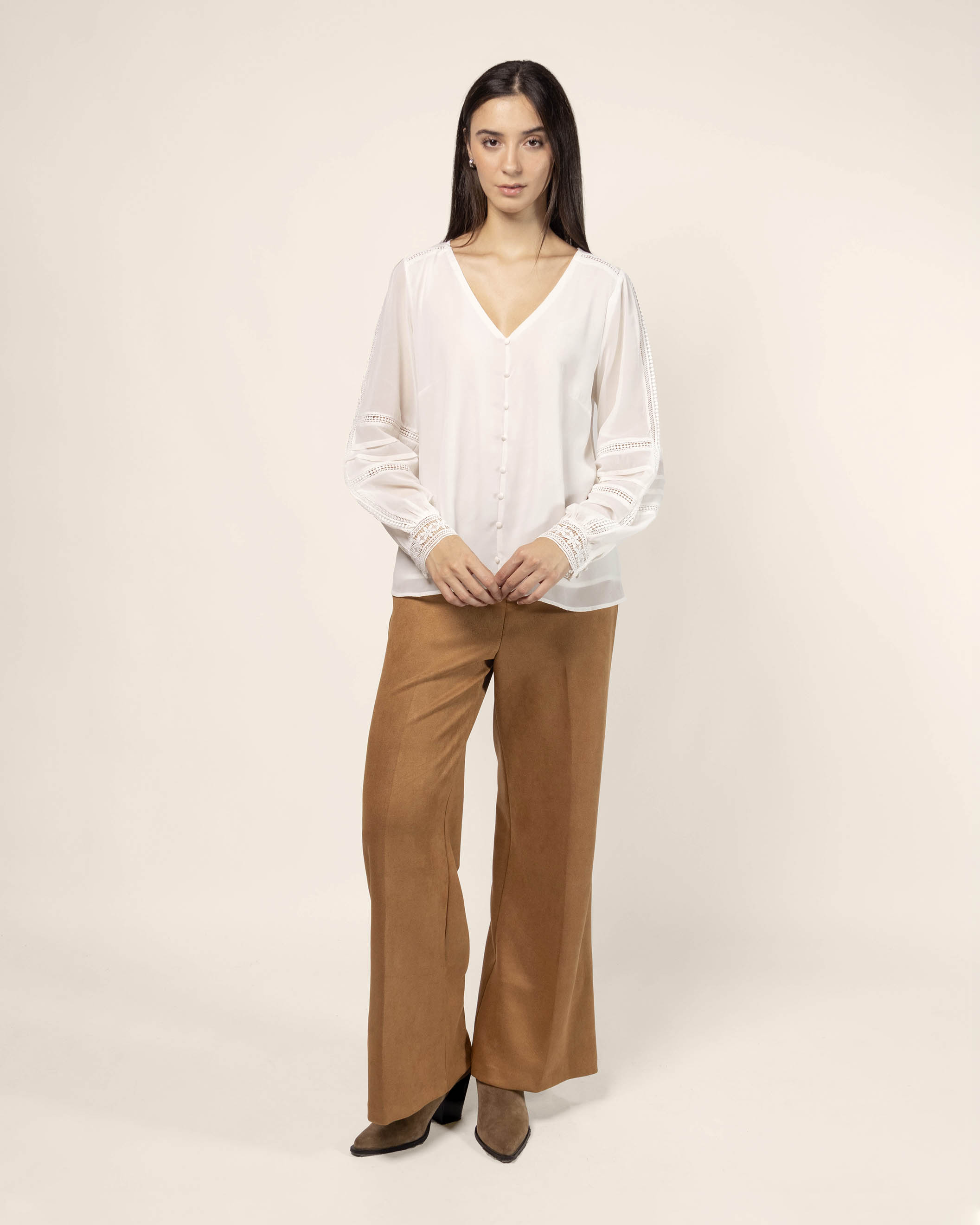 Blusa detalles encaje manga larga