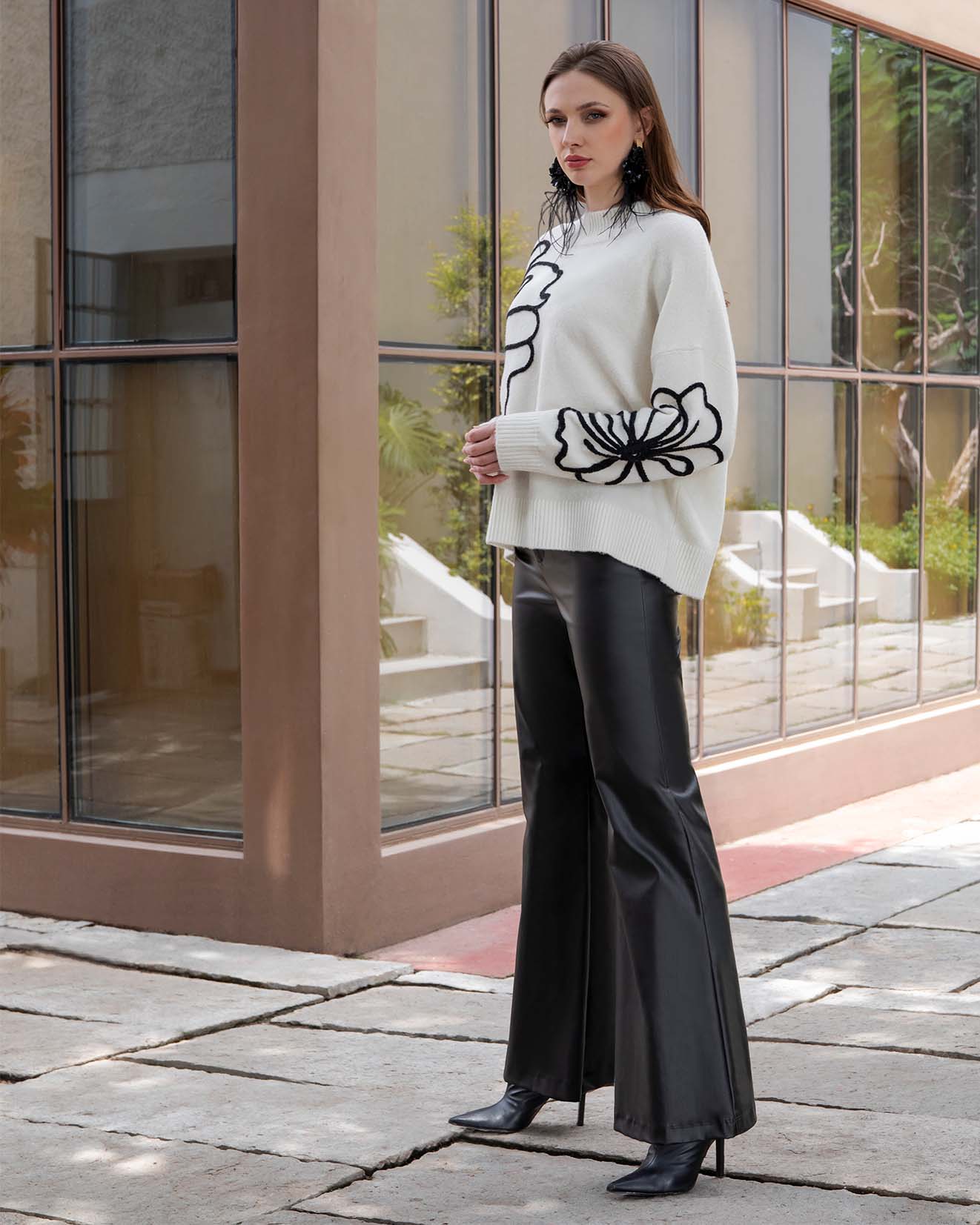 Suéter bordado flor