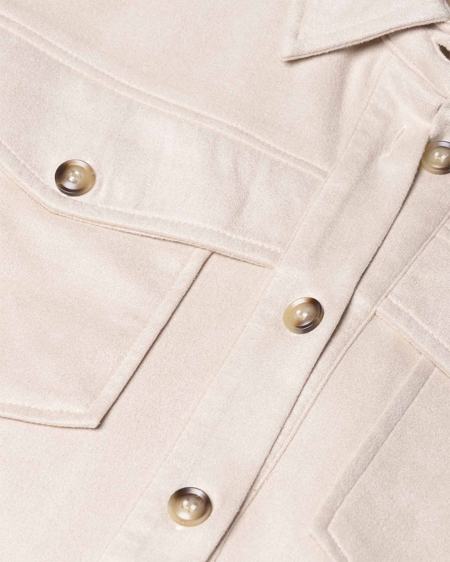 Blusa camisera de suede con carteras