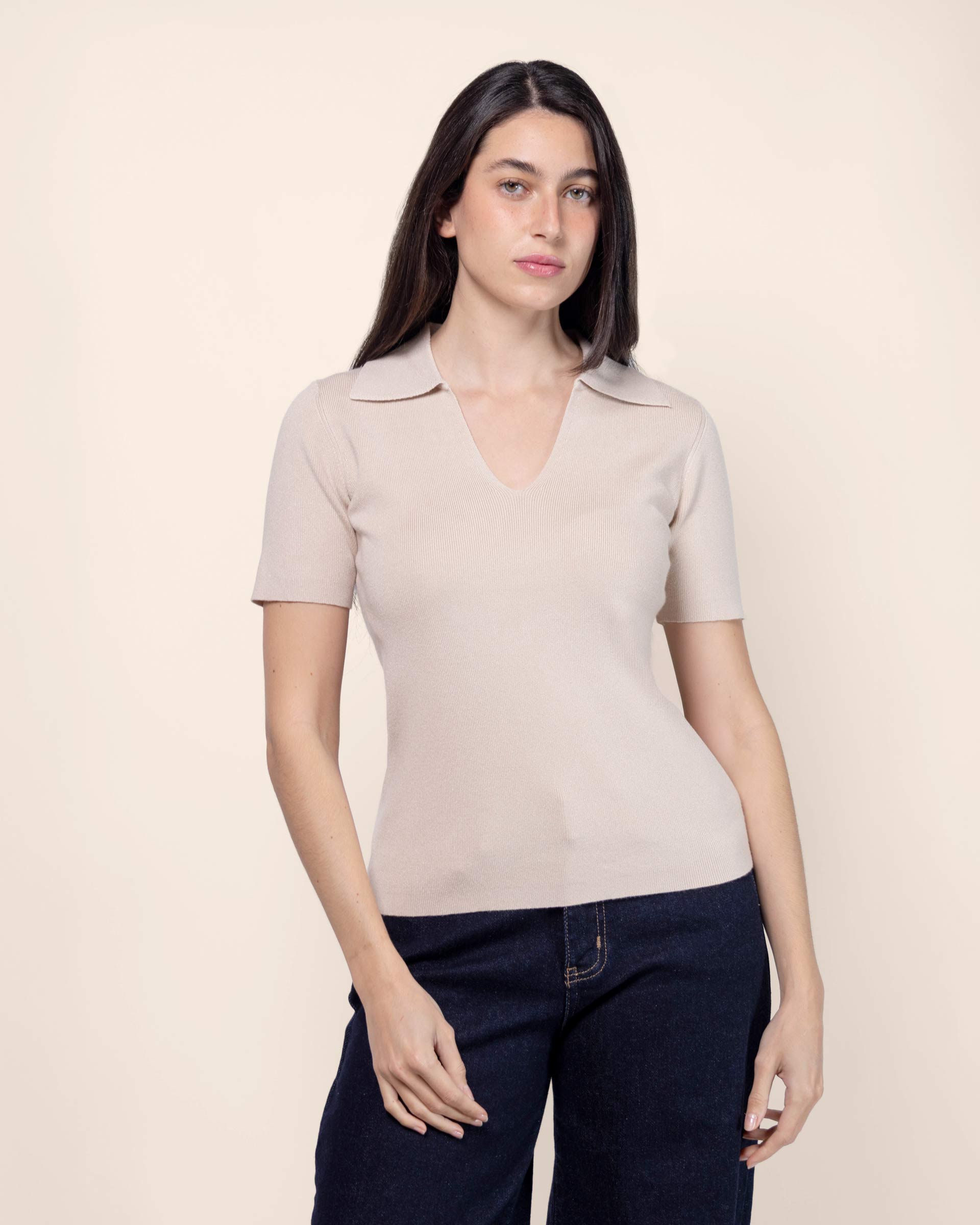 Blusa tejida lisa tipo polo