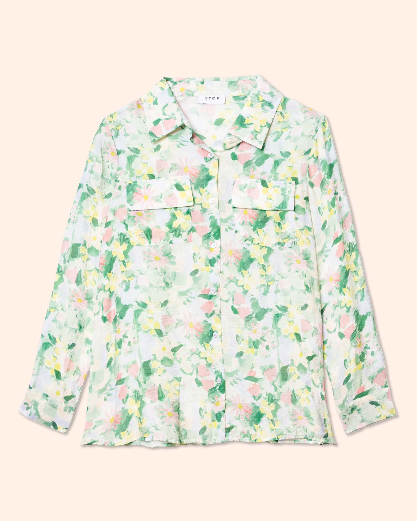 Camisa manga larga estampada con bolsas y carteras