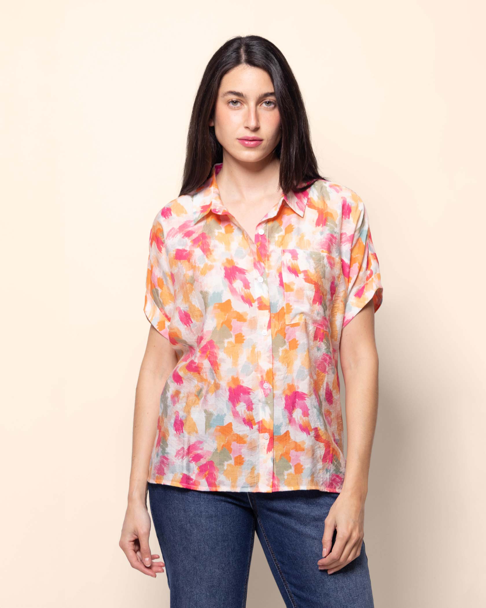 Camisa manga corta estampada con bolsa