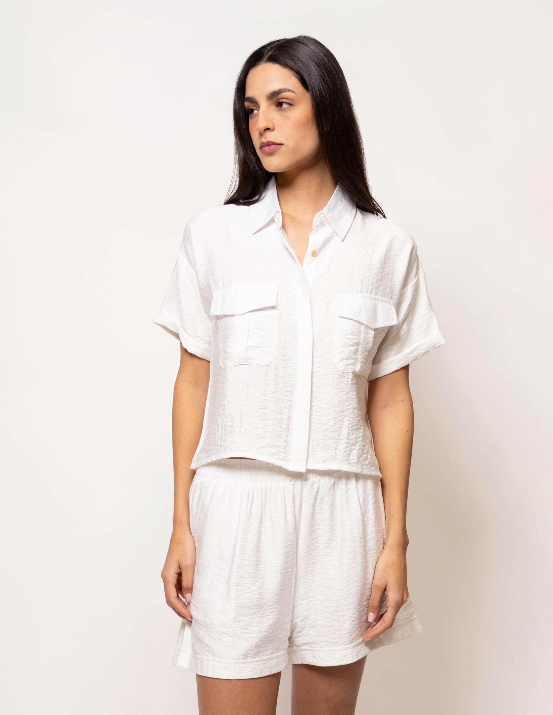 Camisa manga corta aletilla oculta