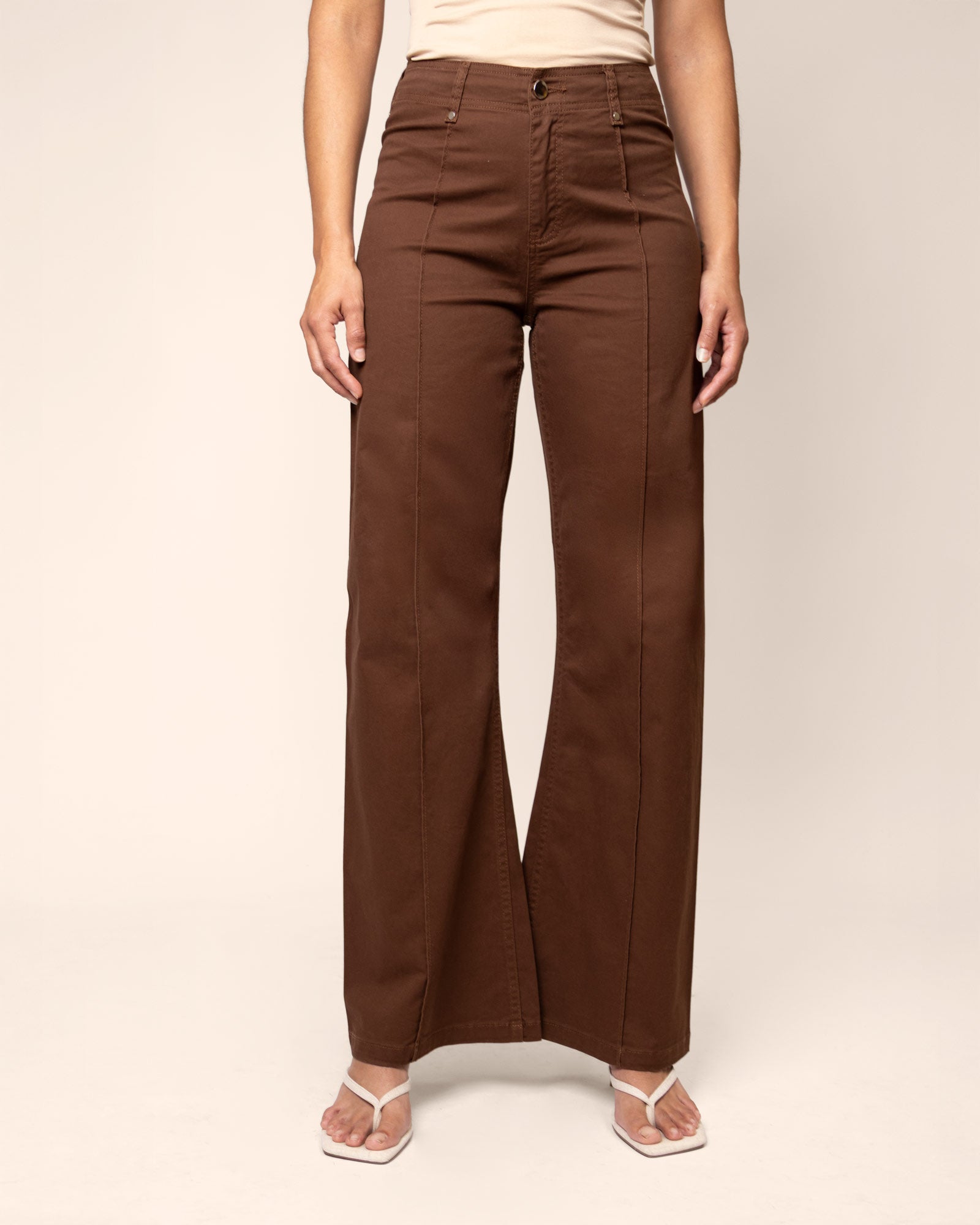 Pantalón chino pierna amplia