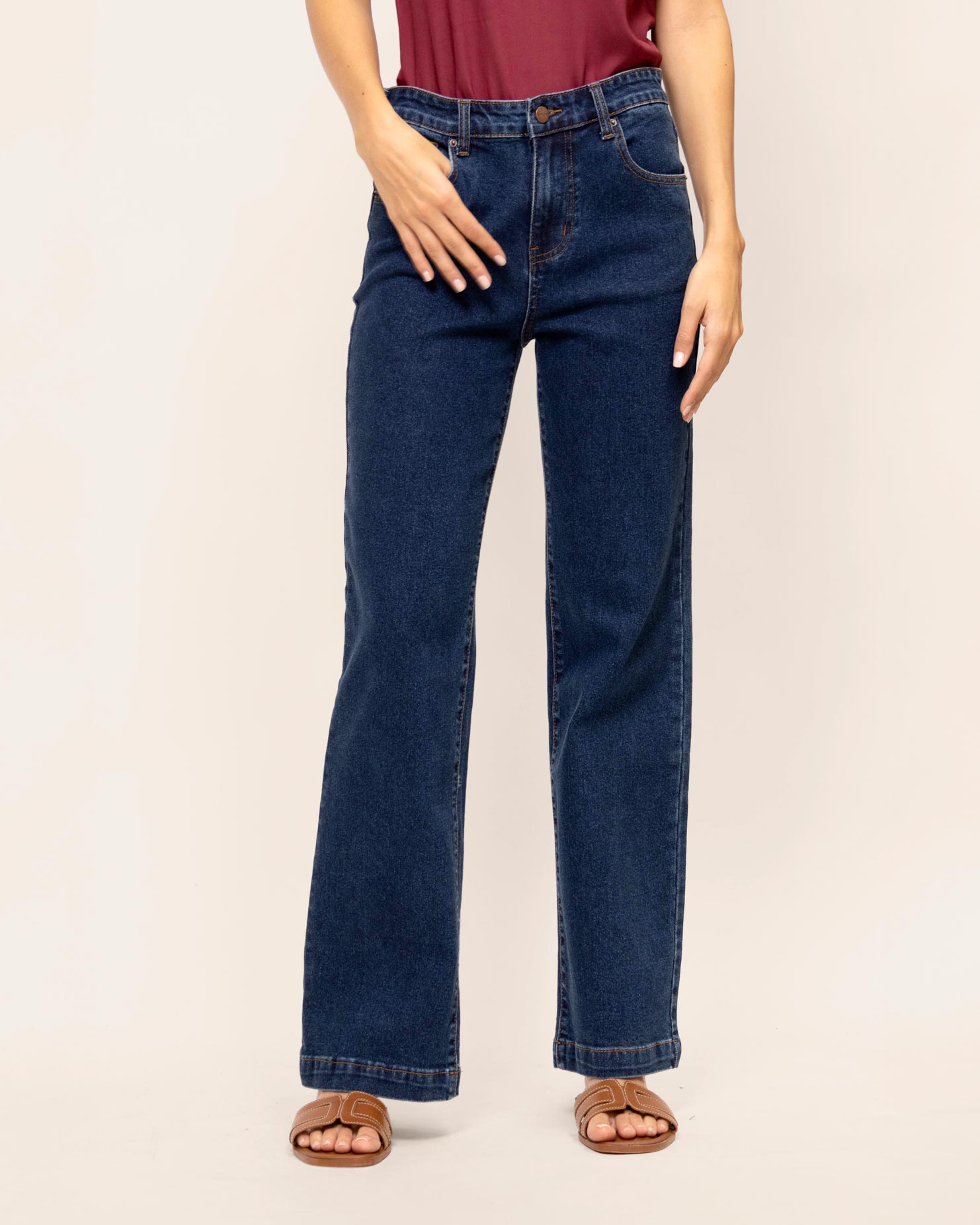 Jeans wide leg bastilla ancha, con mezclilla stretch
