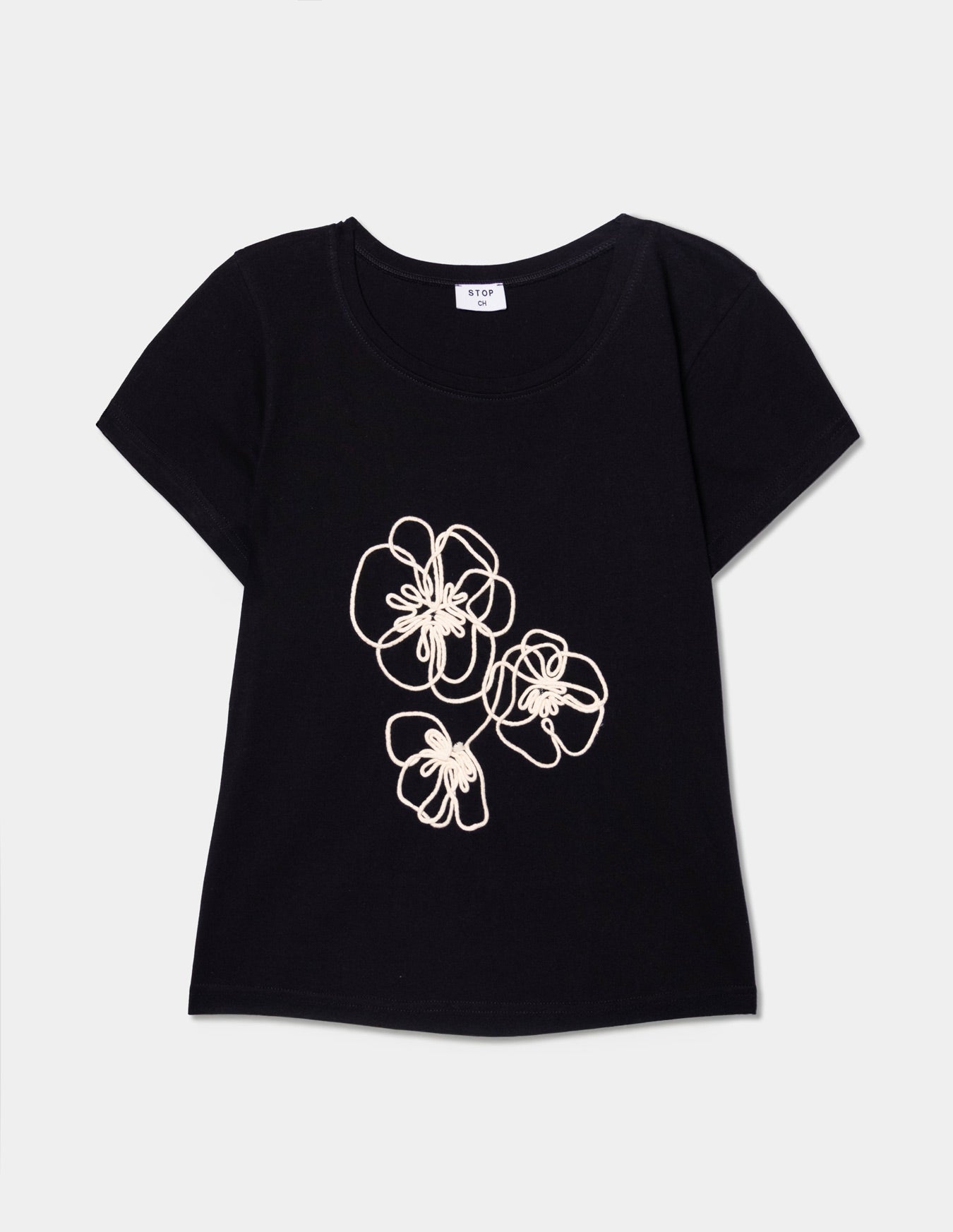 Playera bordado flor al frente