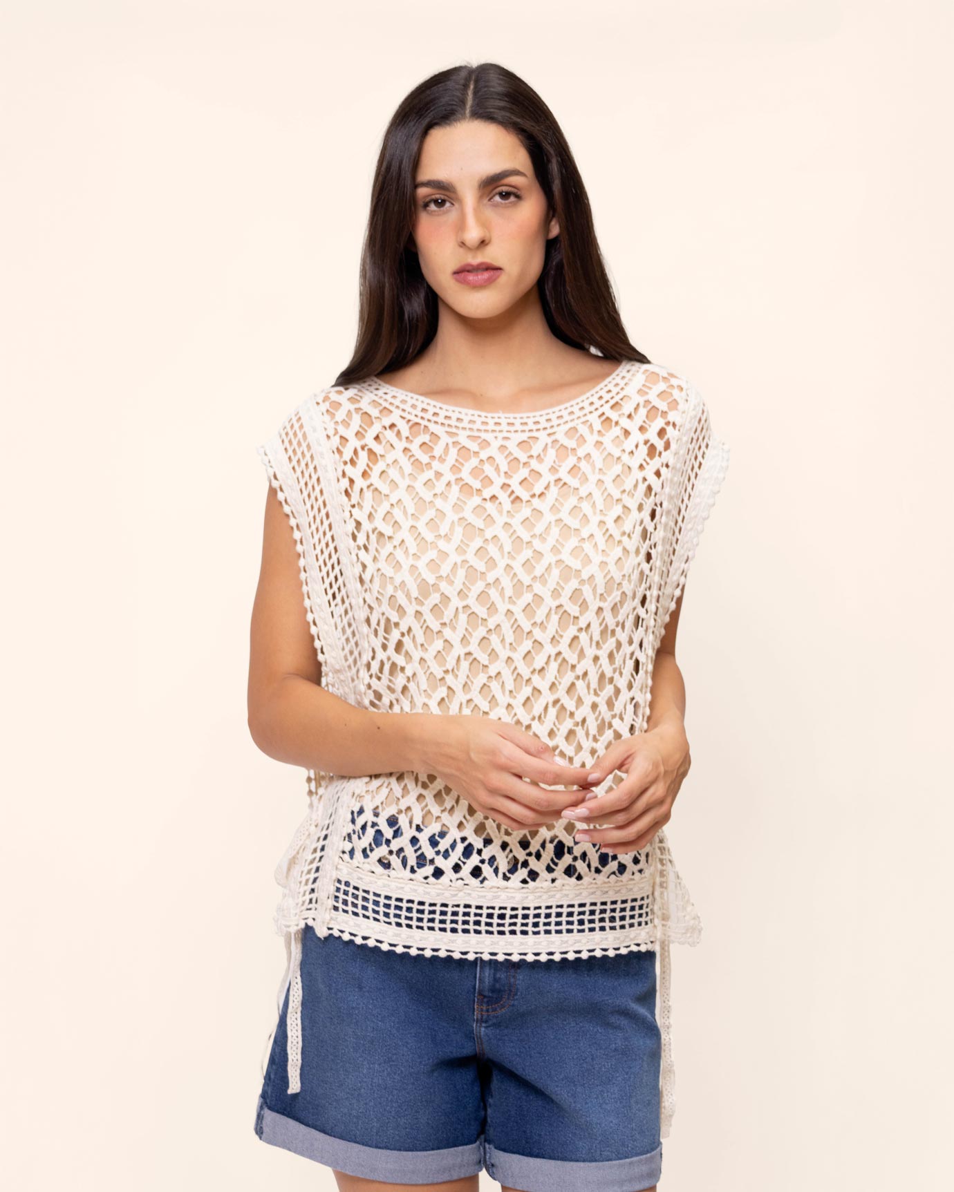 Blusa de crochet aberturas laterales