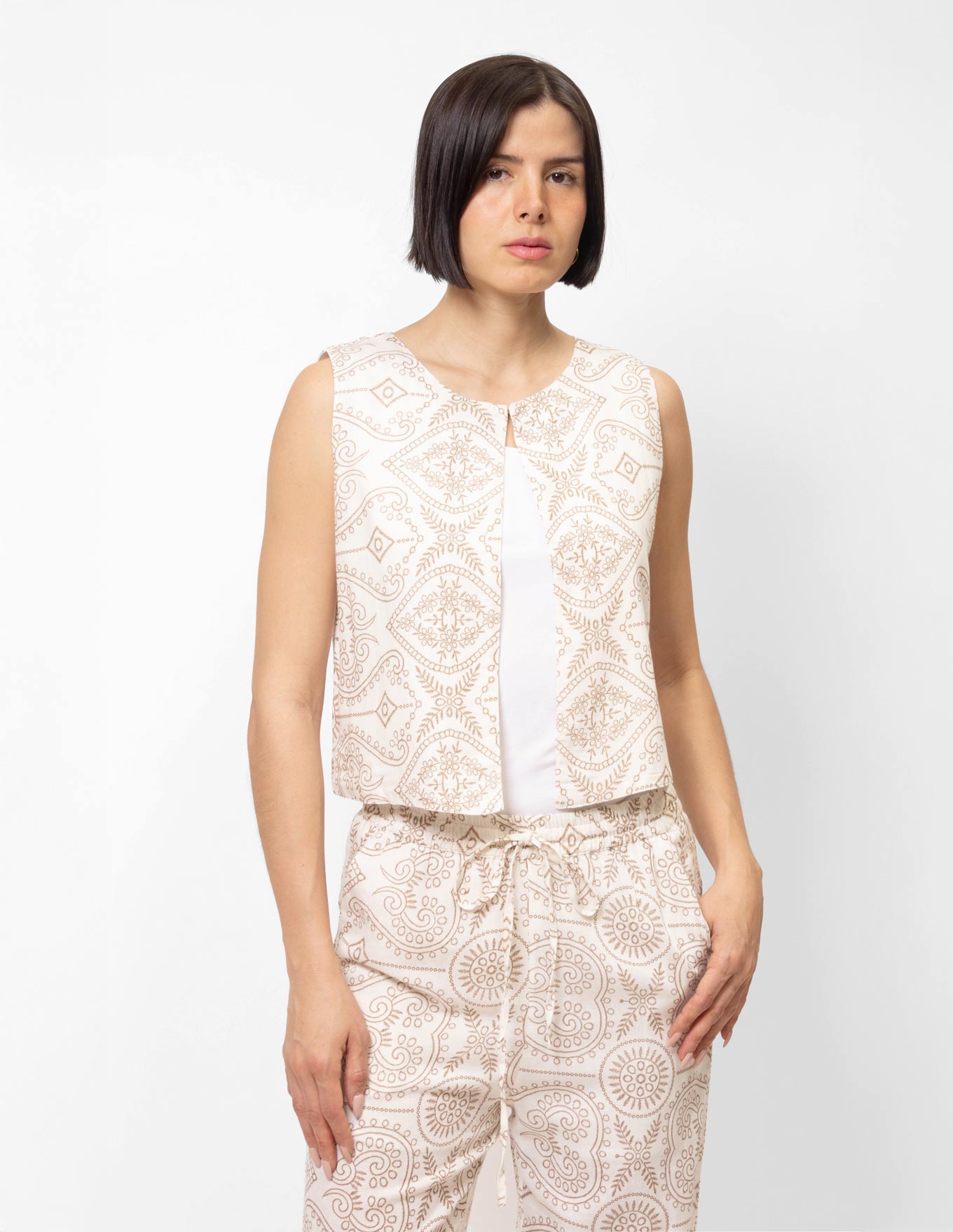 Chaleco efecto lino con estampado