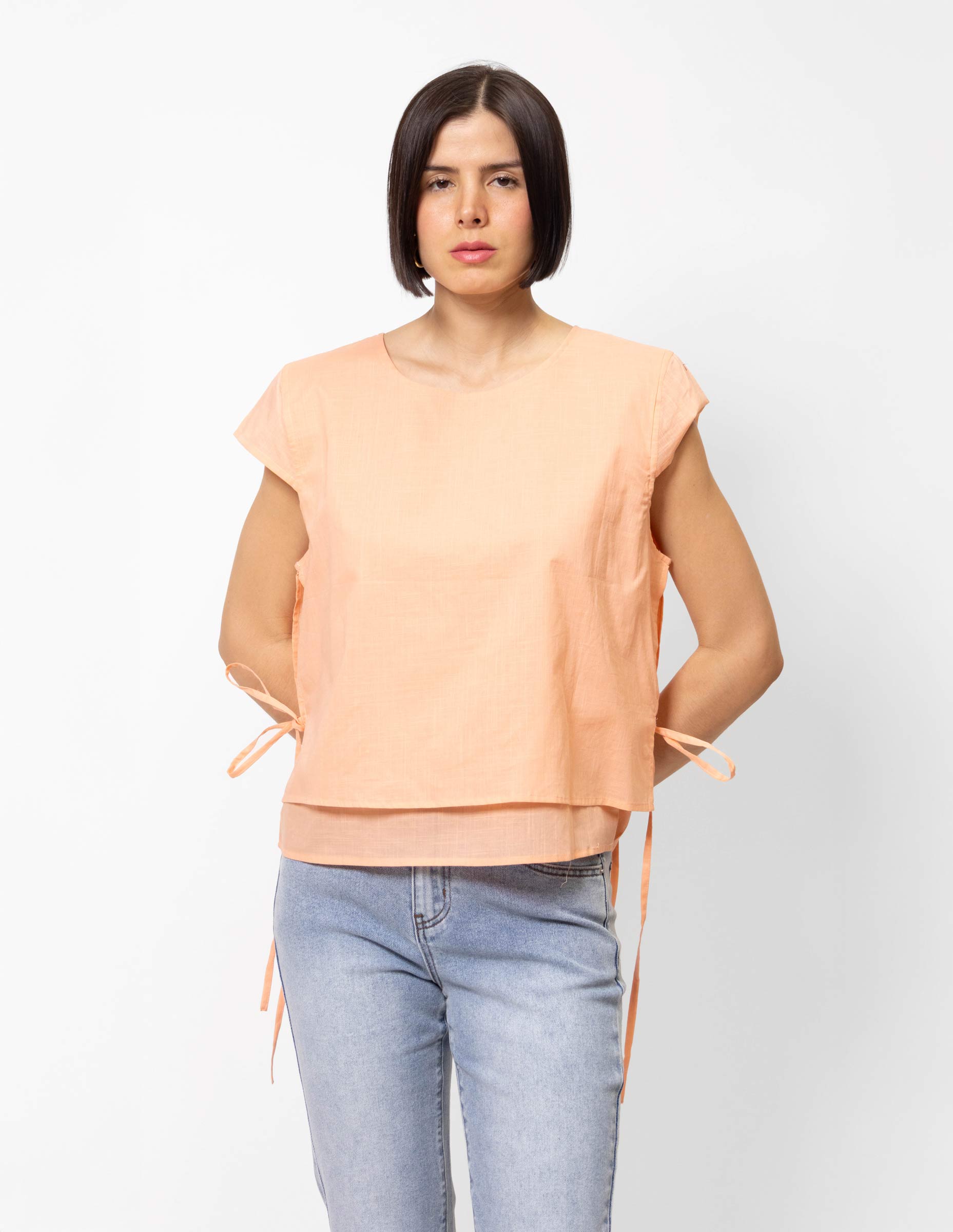 Blusa manga corta con amarres
