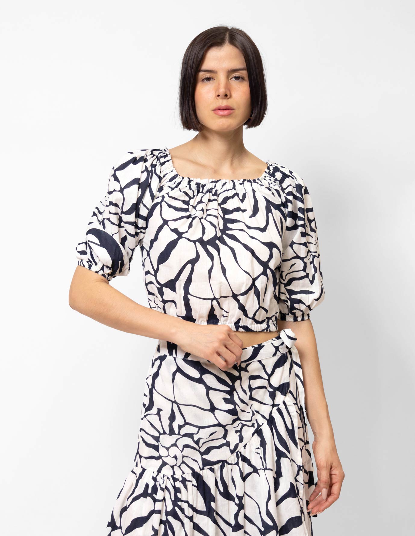 Blusa manga 3/4 efecto lino estampada