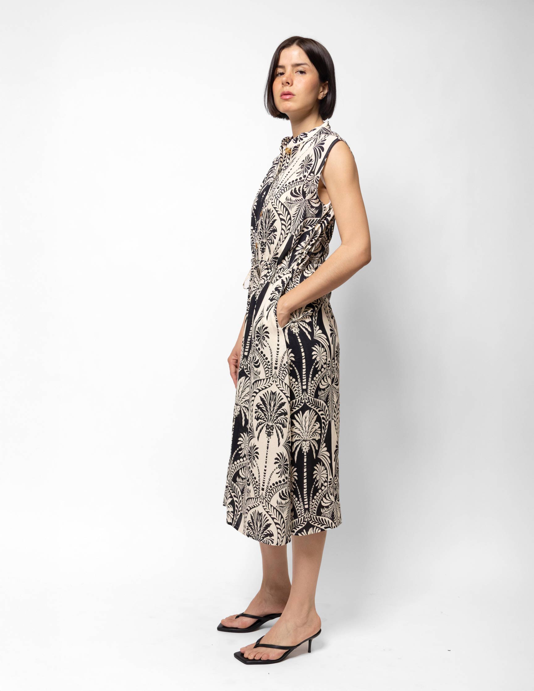 Vestido midi estampado sin mangas
