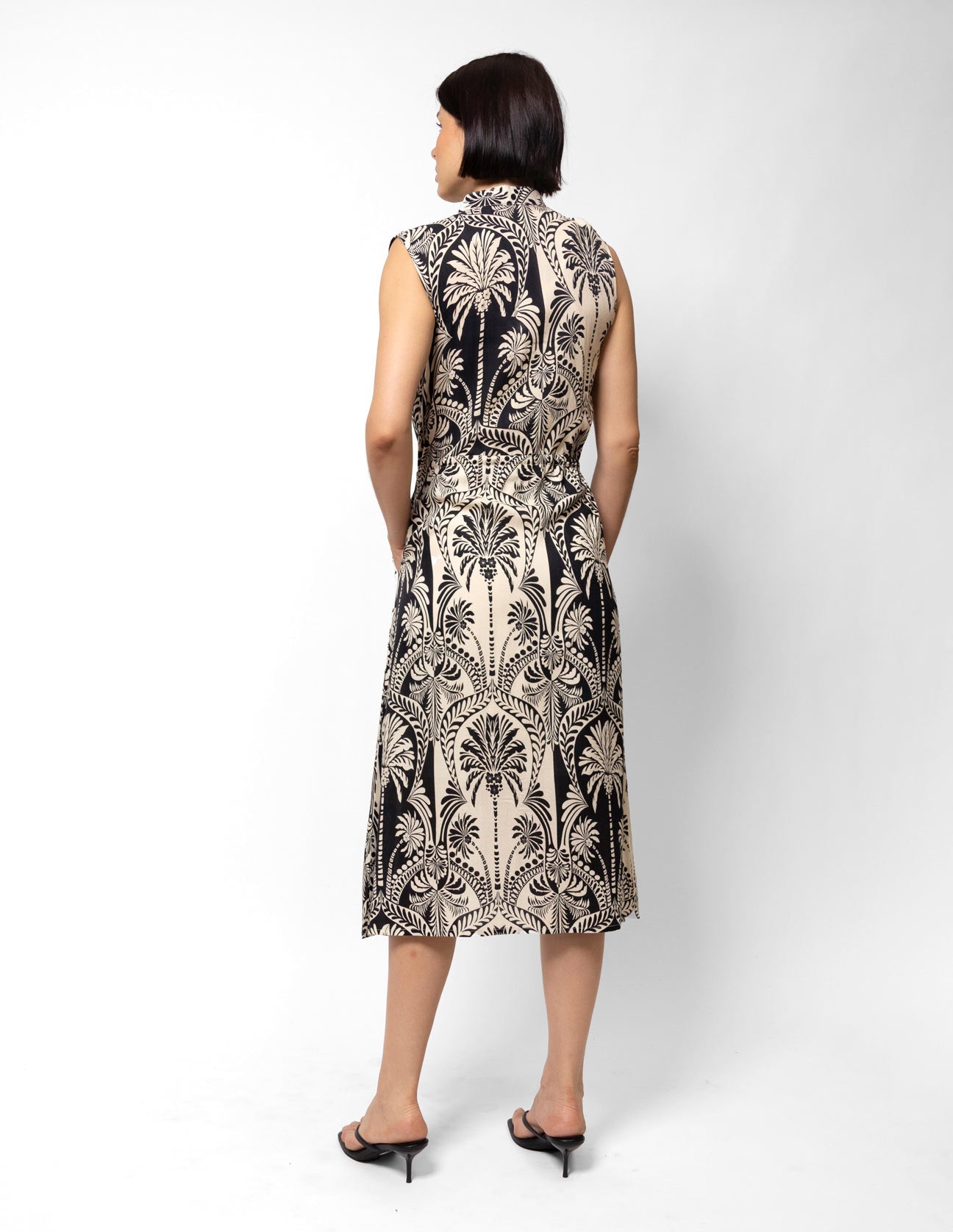 Vestido midi estampado sin mangas