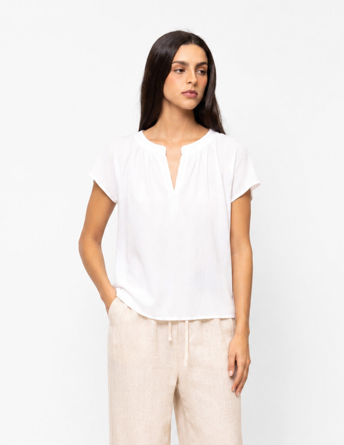 Blusa manga corta cuello escote pico