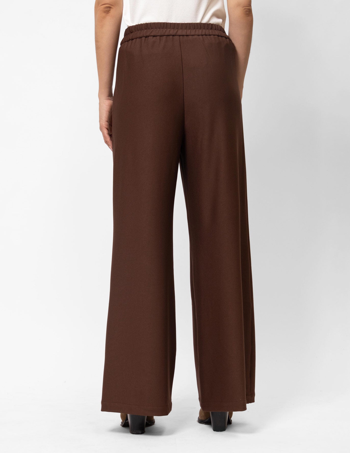 Pantalón con elástico en pretina trasera
