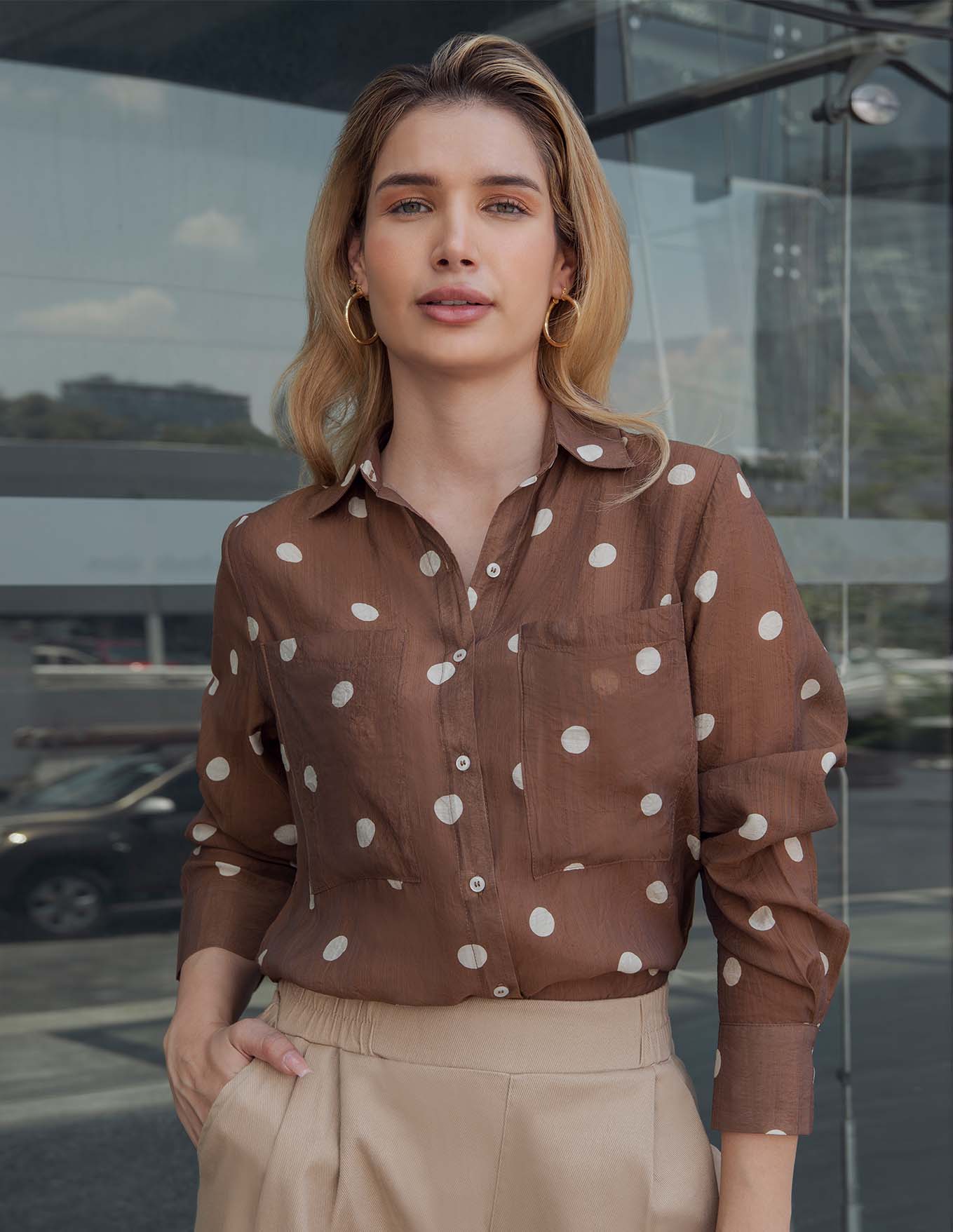 Blusa manga larga estampado lunares