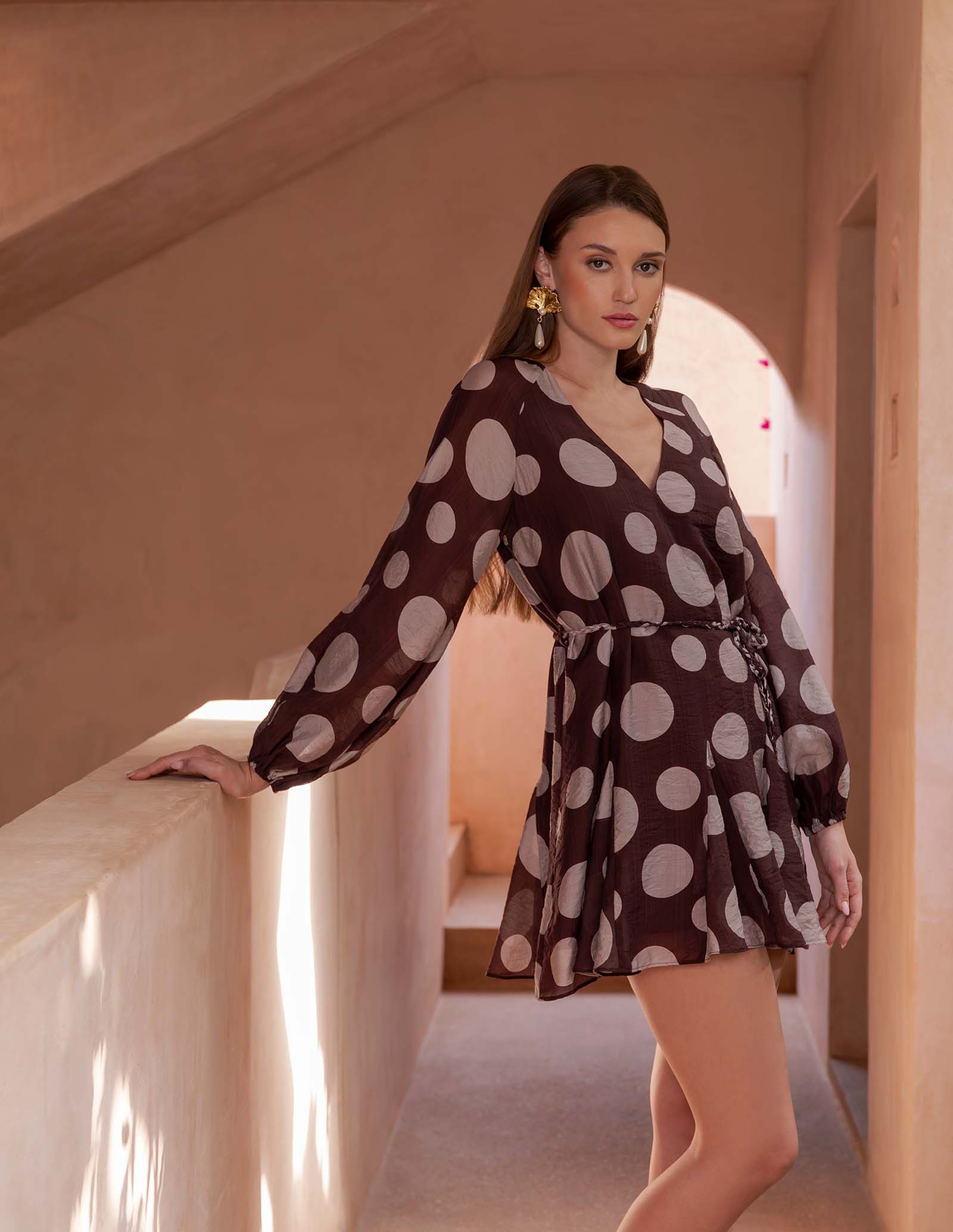 Vestido corto estampado lunares