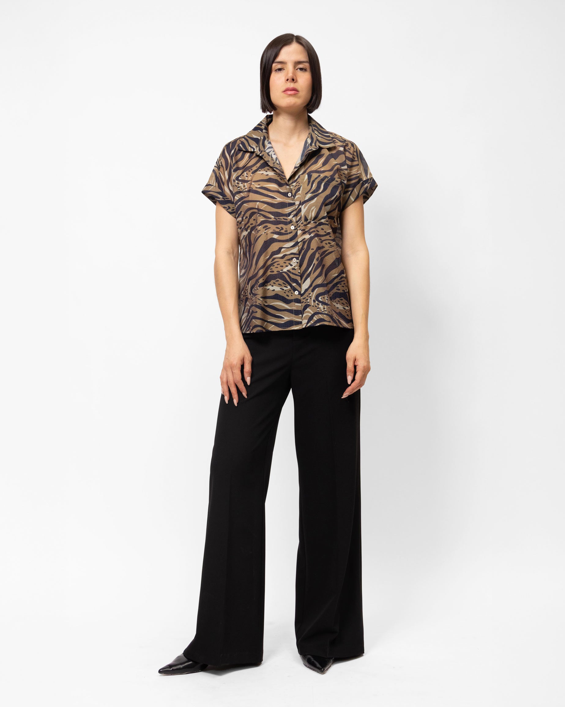 Blusa estampada camisera manga corta