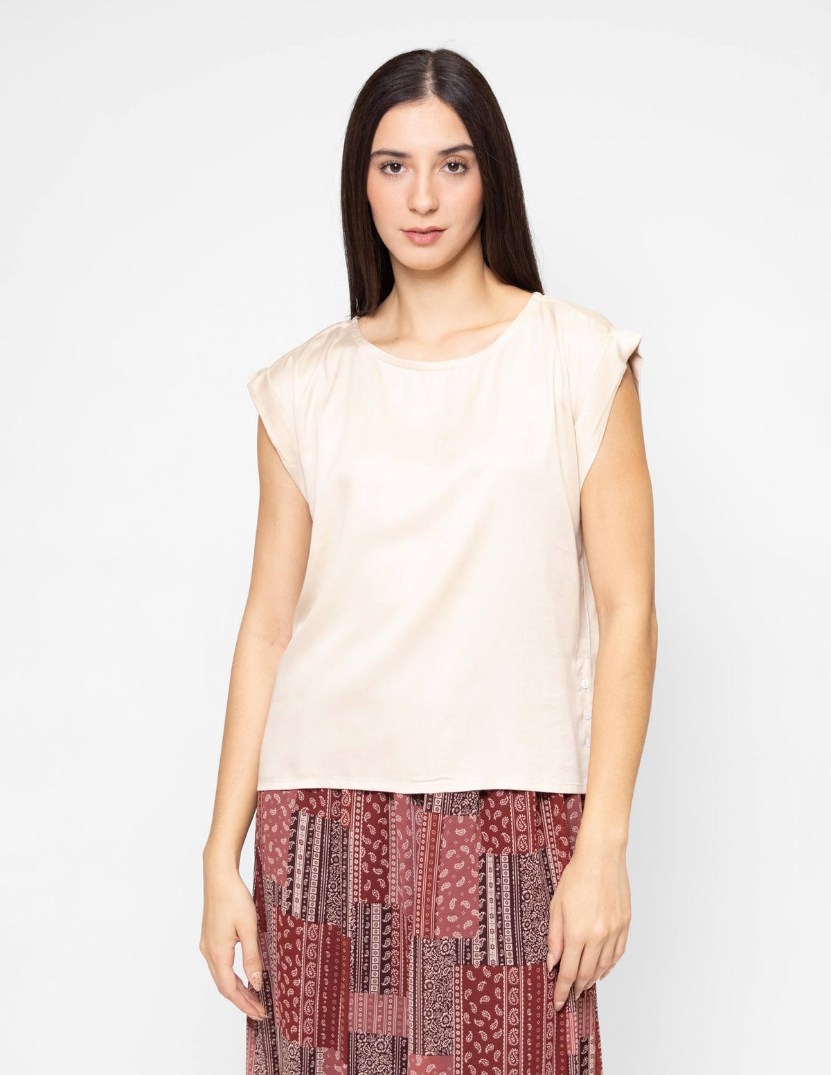 Blusa manga corta corrida satinada