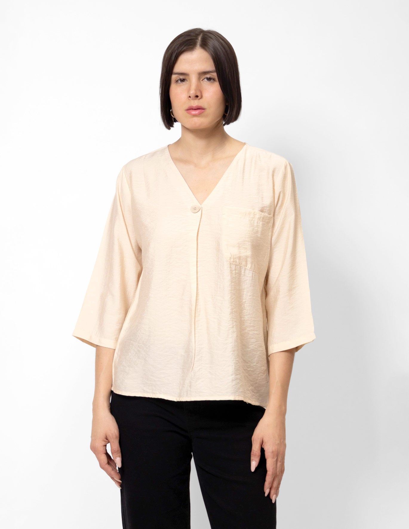 Blusa manga 3/4 botón y pliegue